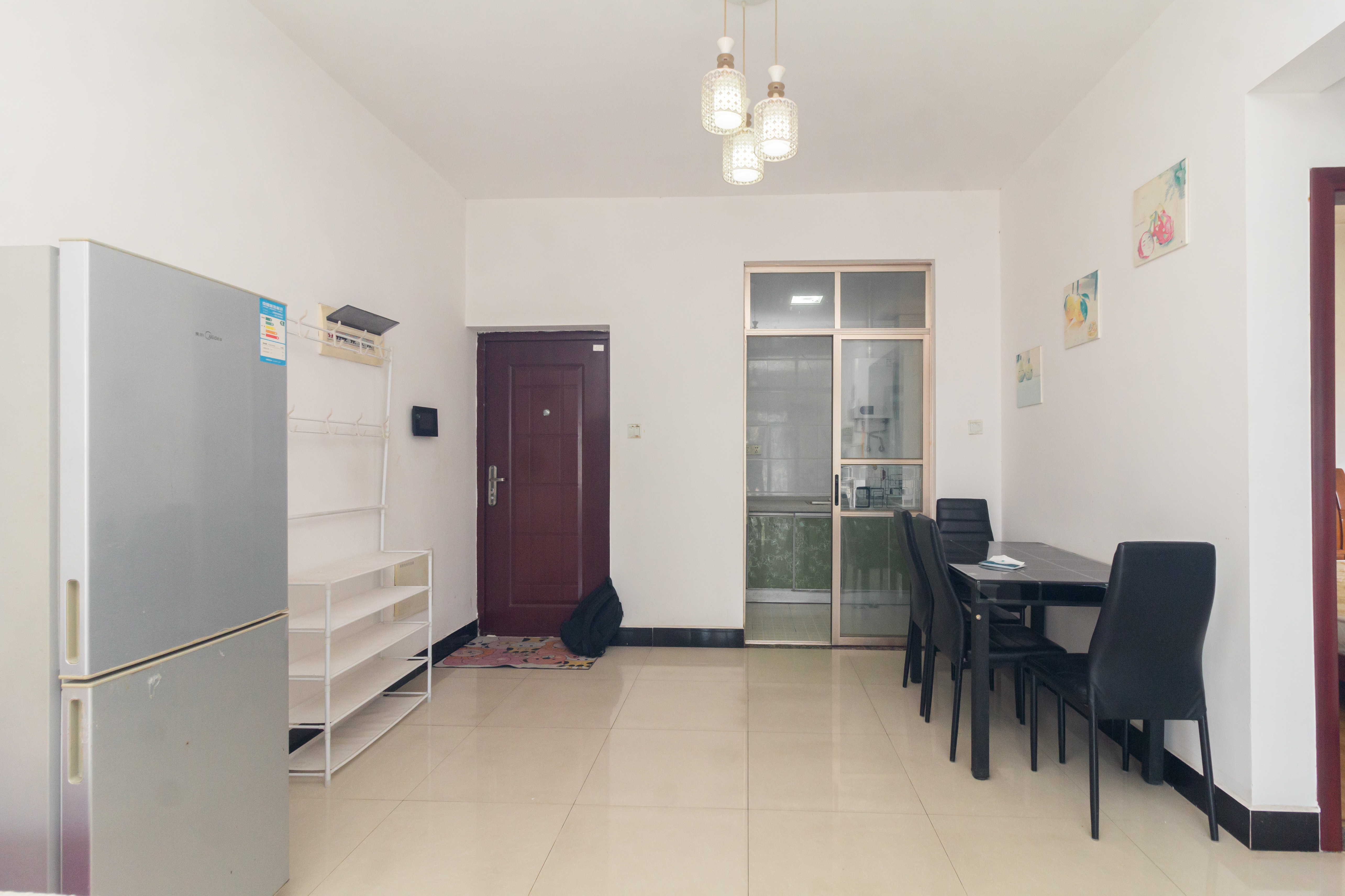 昌和商业中心/昌和国际 2室2厅1卫 49.8万 昌和商业中心/昌和国际 2室2厅1卫 49.8万客厅