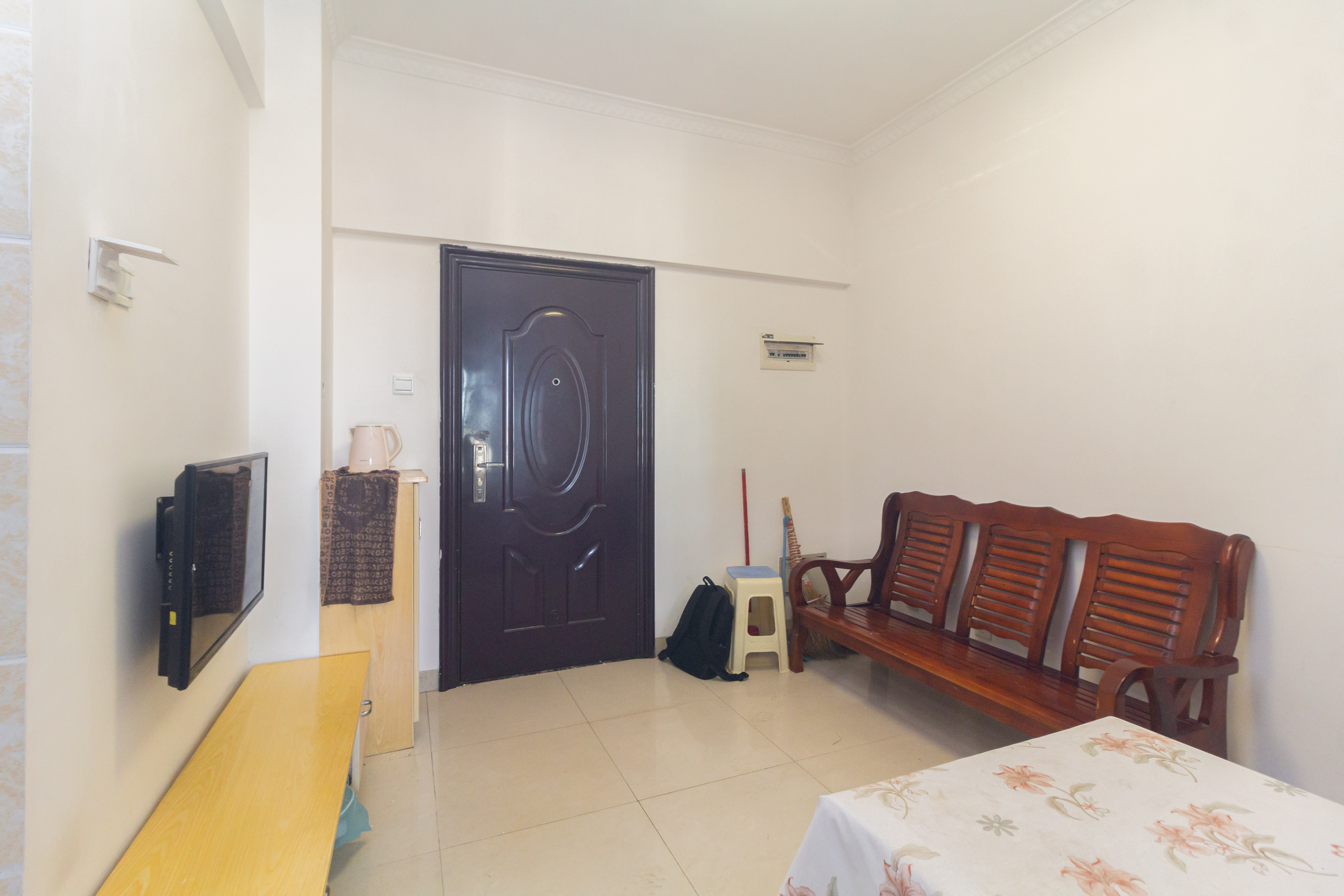 爵士湘 1室1厅1卫 18.0万 爵士湘 1室1厅1卫 18.0万客厅