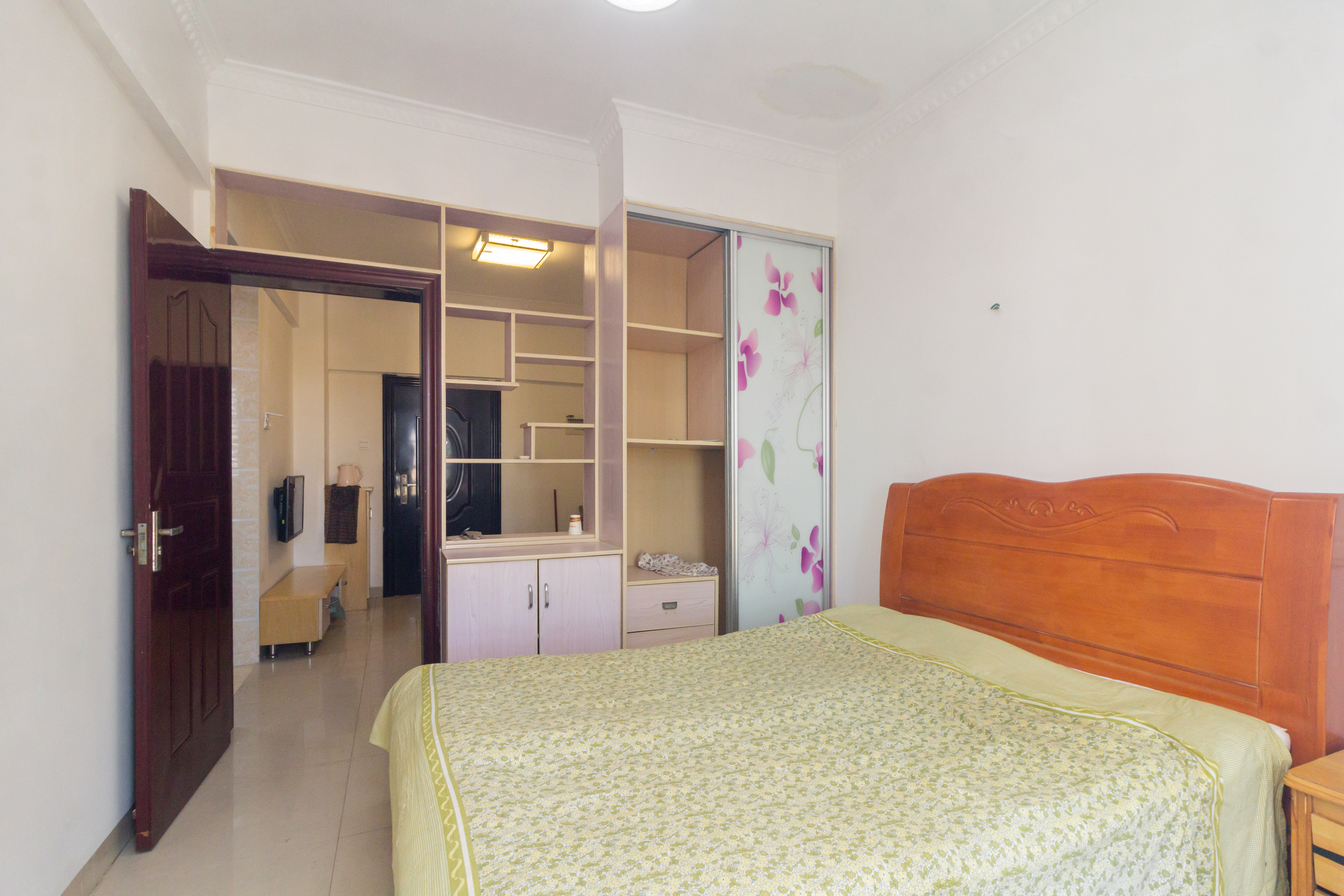 爵士湘 1室1厅1卫 18.0万 爵士湘 1室1厅1卫 18.0万卧室