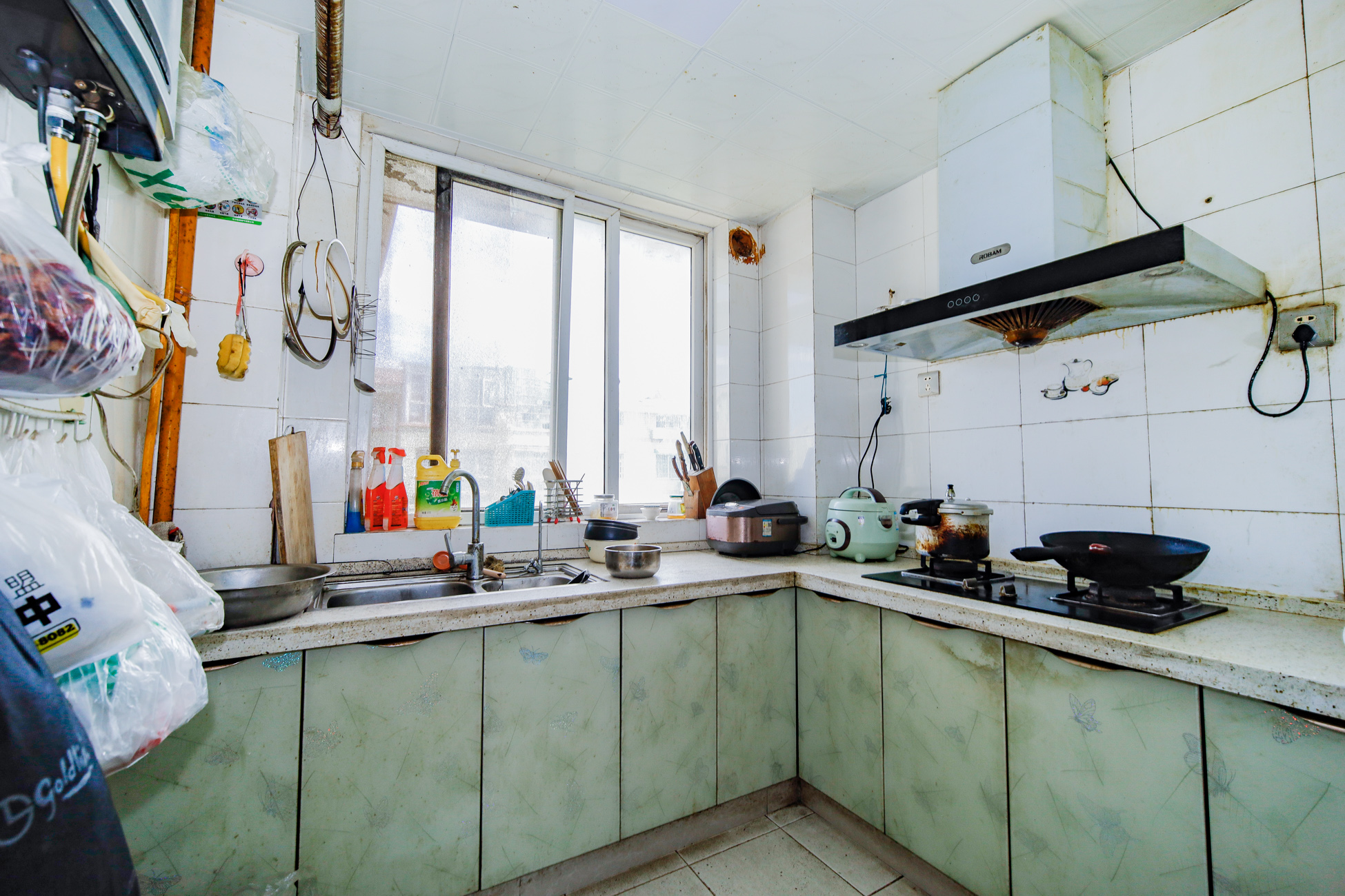 德馨园  3室2厅2卫    47.0万 德馨园  3室2厅2卫    47.0万厨房