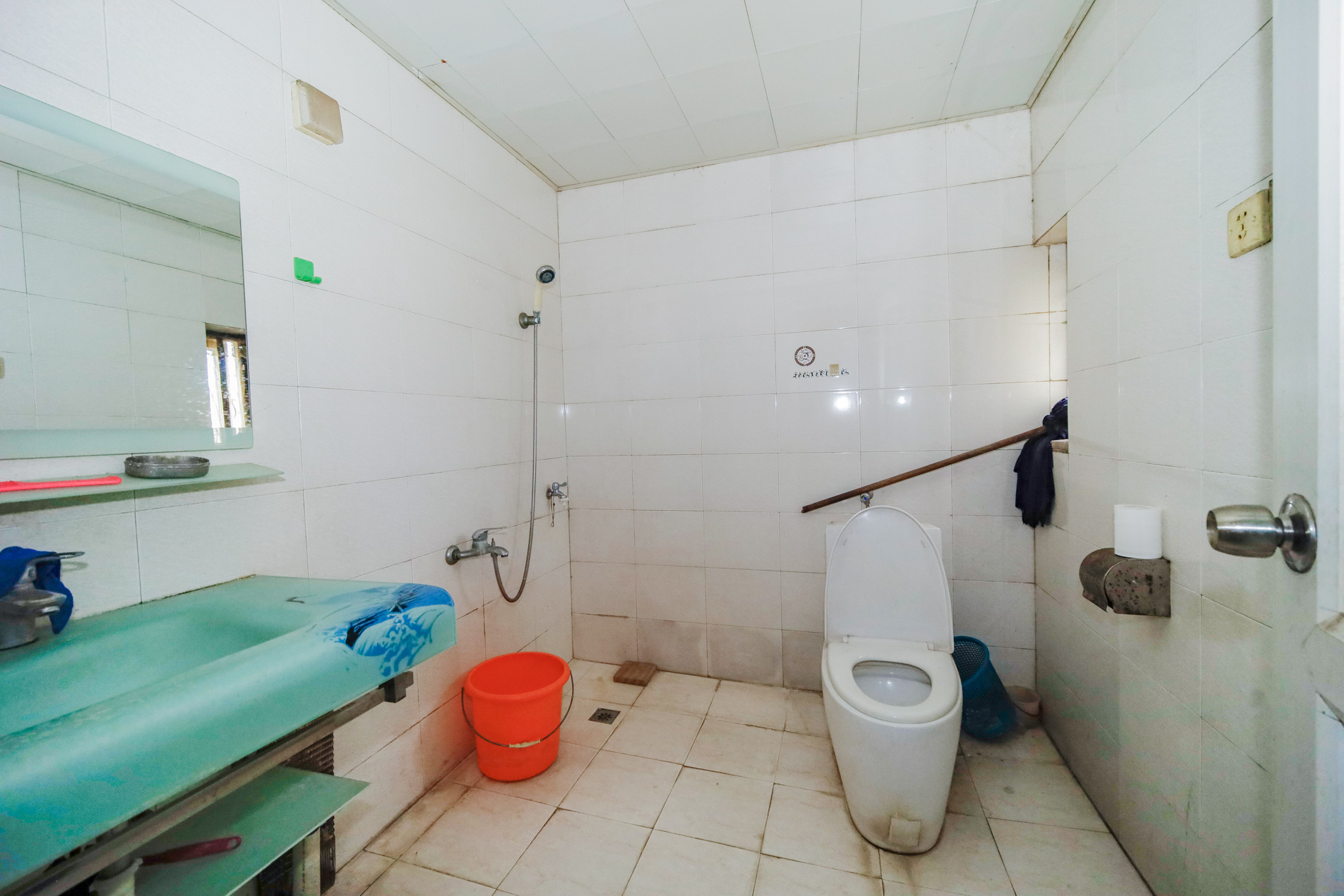 德馨园  3室2厅2卫    47.0万 德馨园  3室2厅2卫    47.0万卫生间