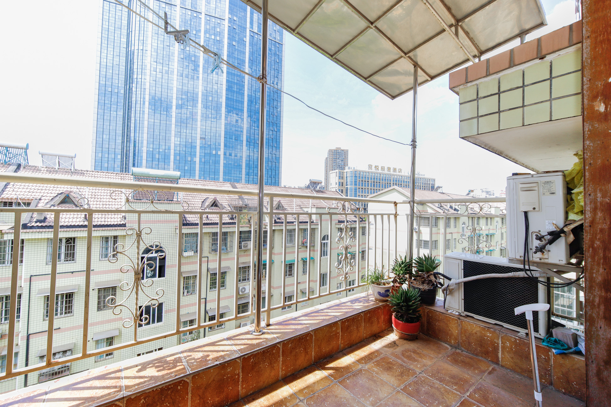 德馨园  3室2厅2卫    47.0万 德馨园  3室2厅2卫    47.0万阳台