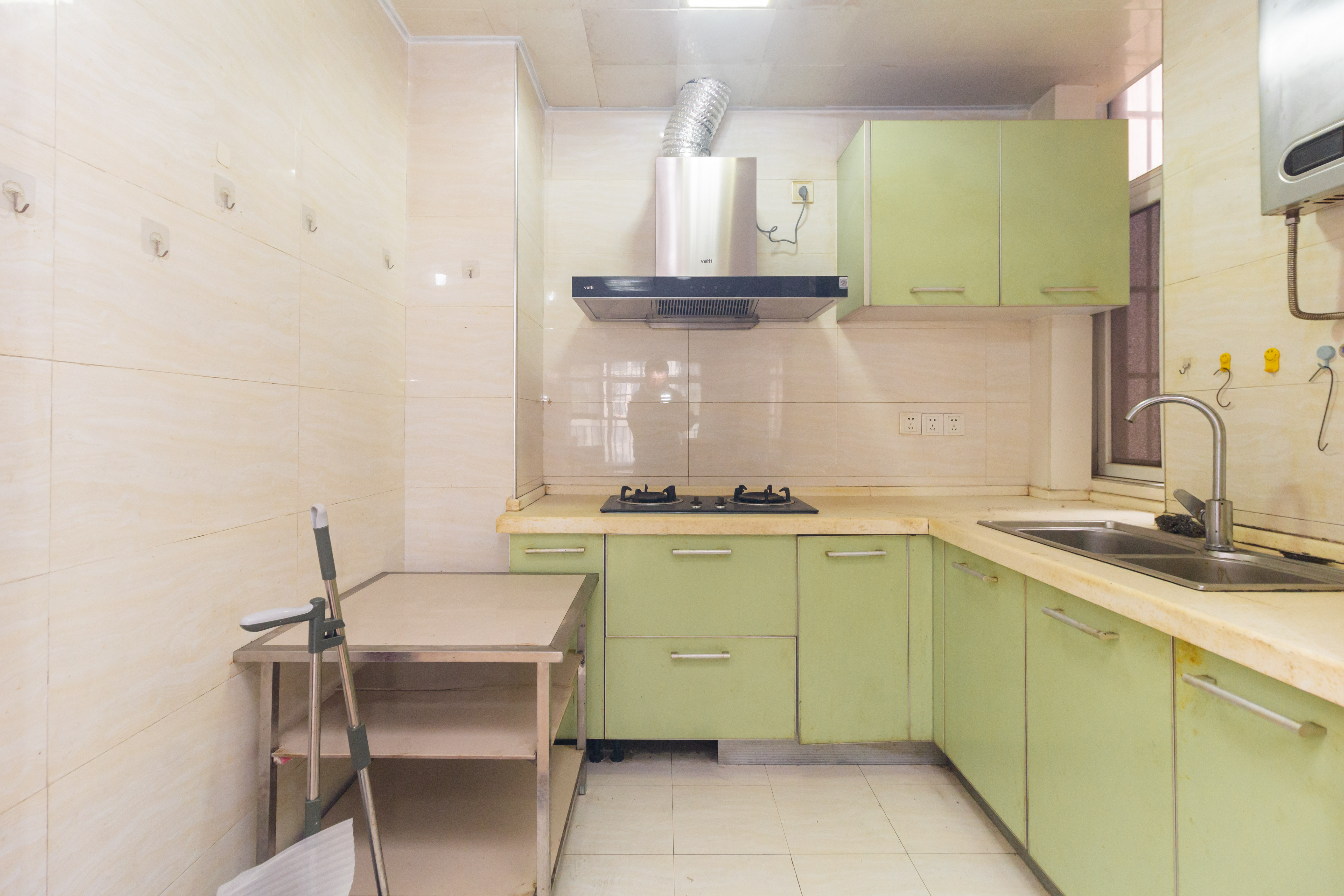 三景国际  3室2厅1卫    48.8万 三景国际  3室2厅1卫    48.8万厨房