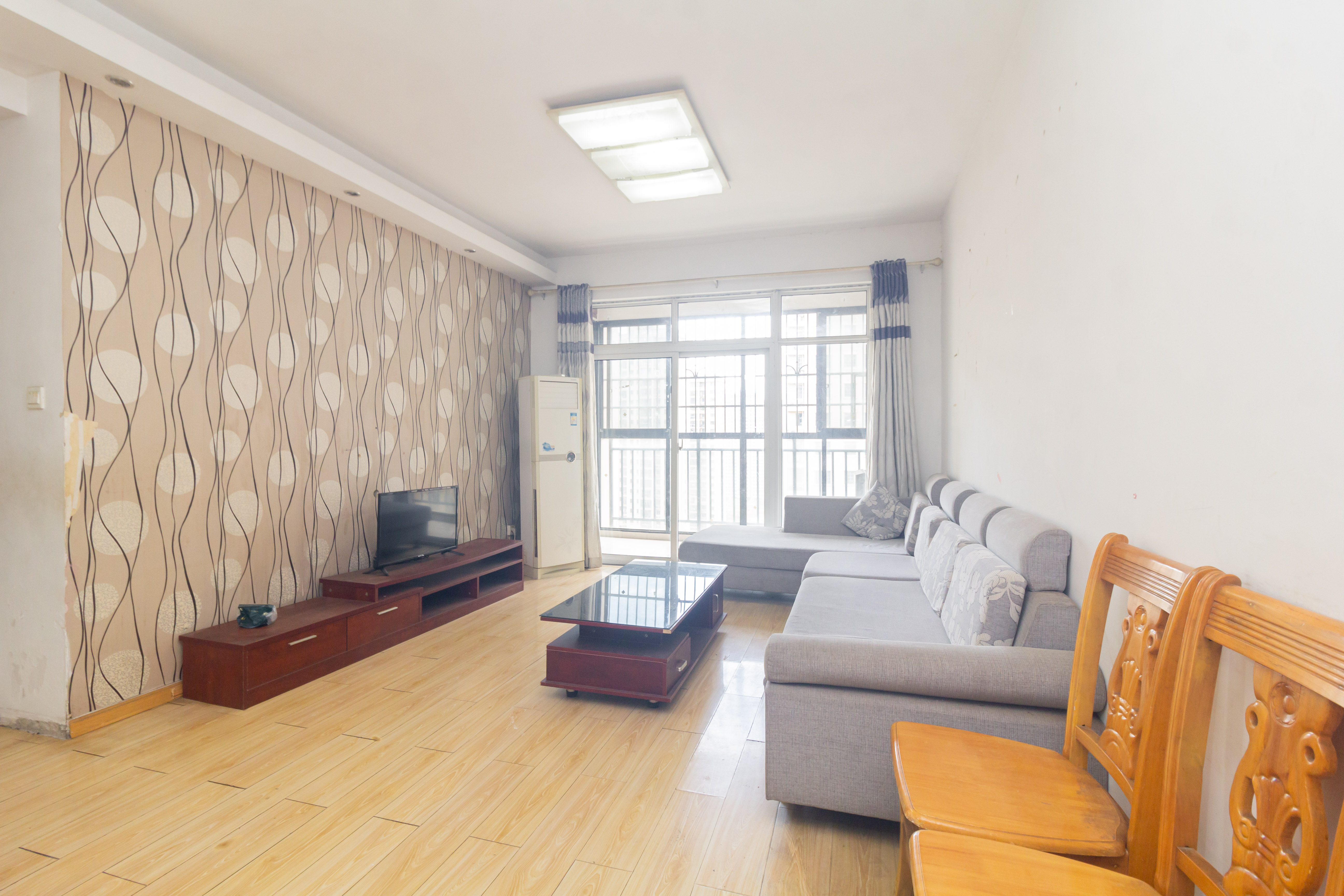 三景国际  3室2厅1卫    48.8万 三景国际  3室2厅1卫    48.8万客厅