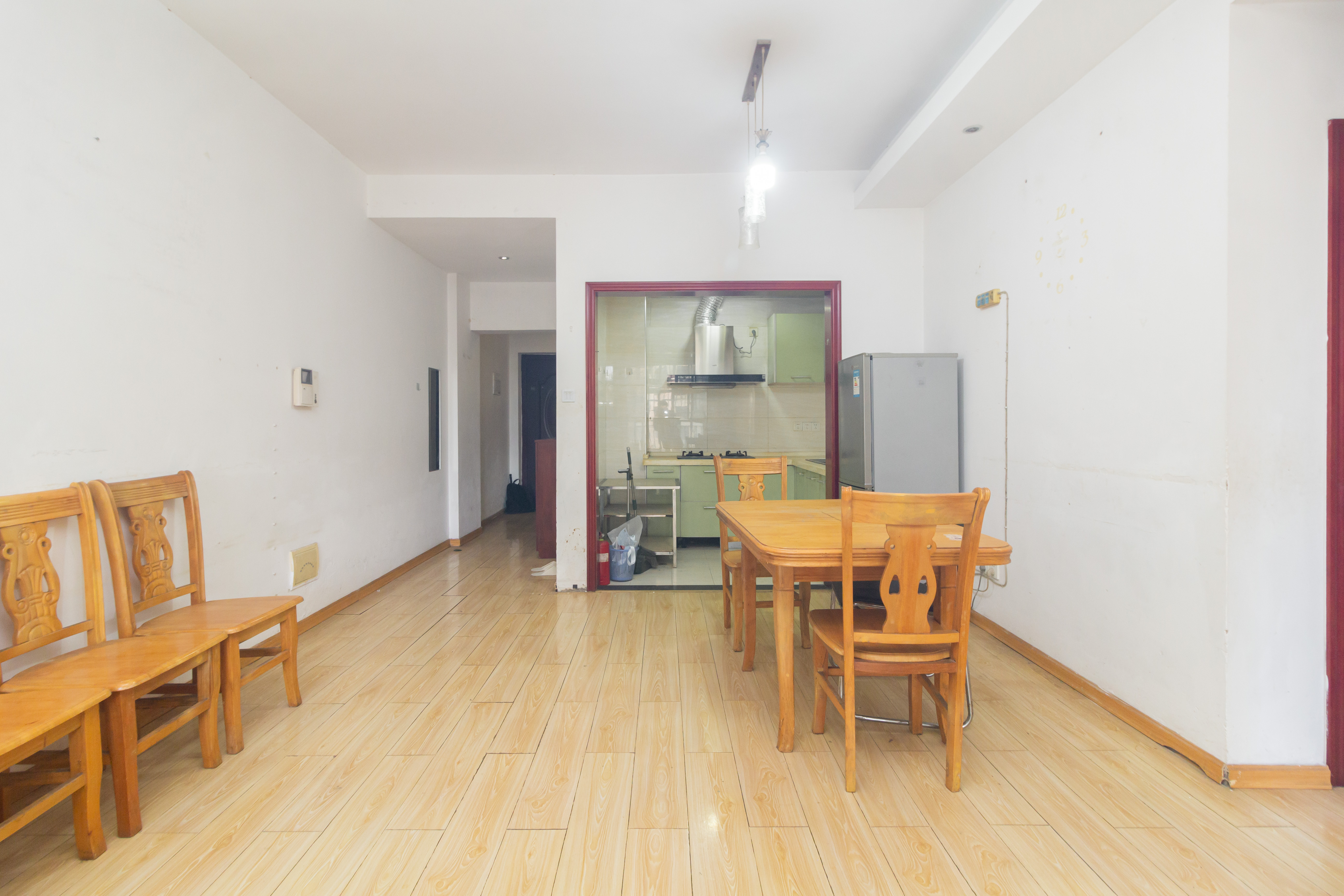 三景国际  3室2厅1卫    48.8万 三景国际  3室2厅1卫    48.8万客厅