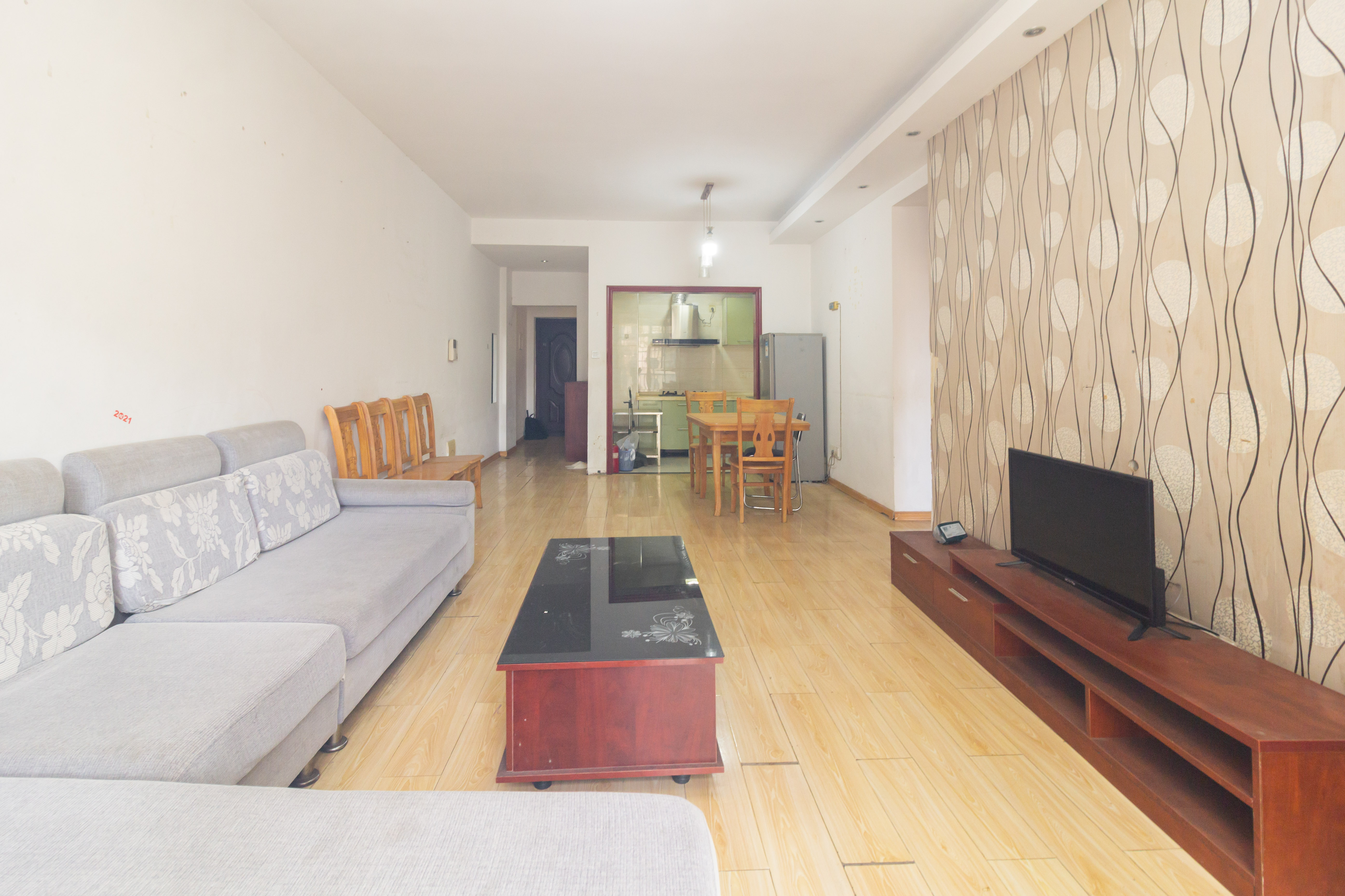 三景国际  3室2厅1卫    48.8万 三景国际  3室2厅1卫    48.8万客厅