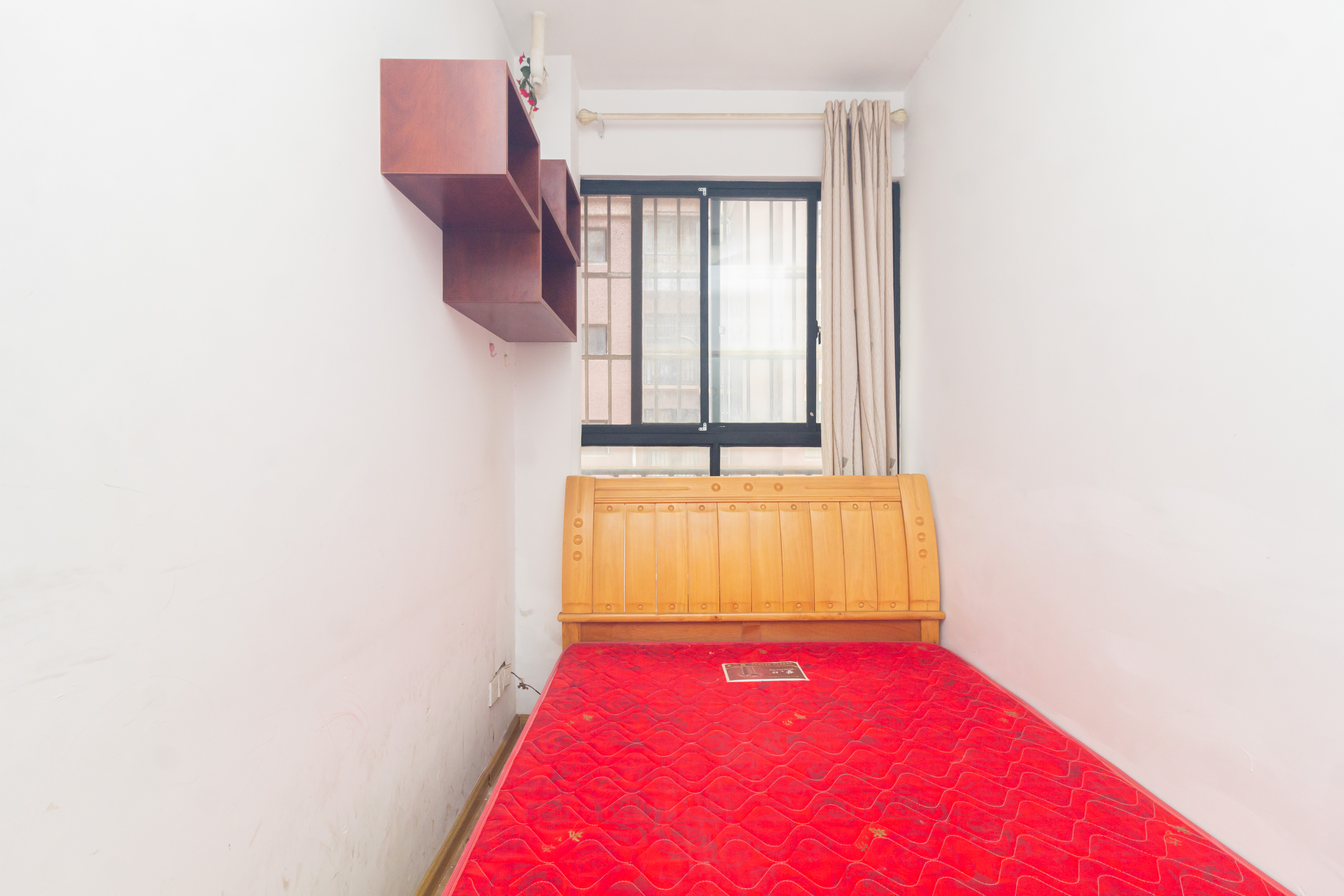 三景国际  3室2厅1卫    48.8万 三景国际  3室2厅1卫    48.8万卧室