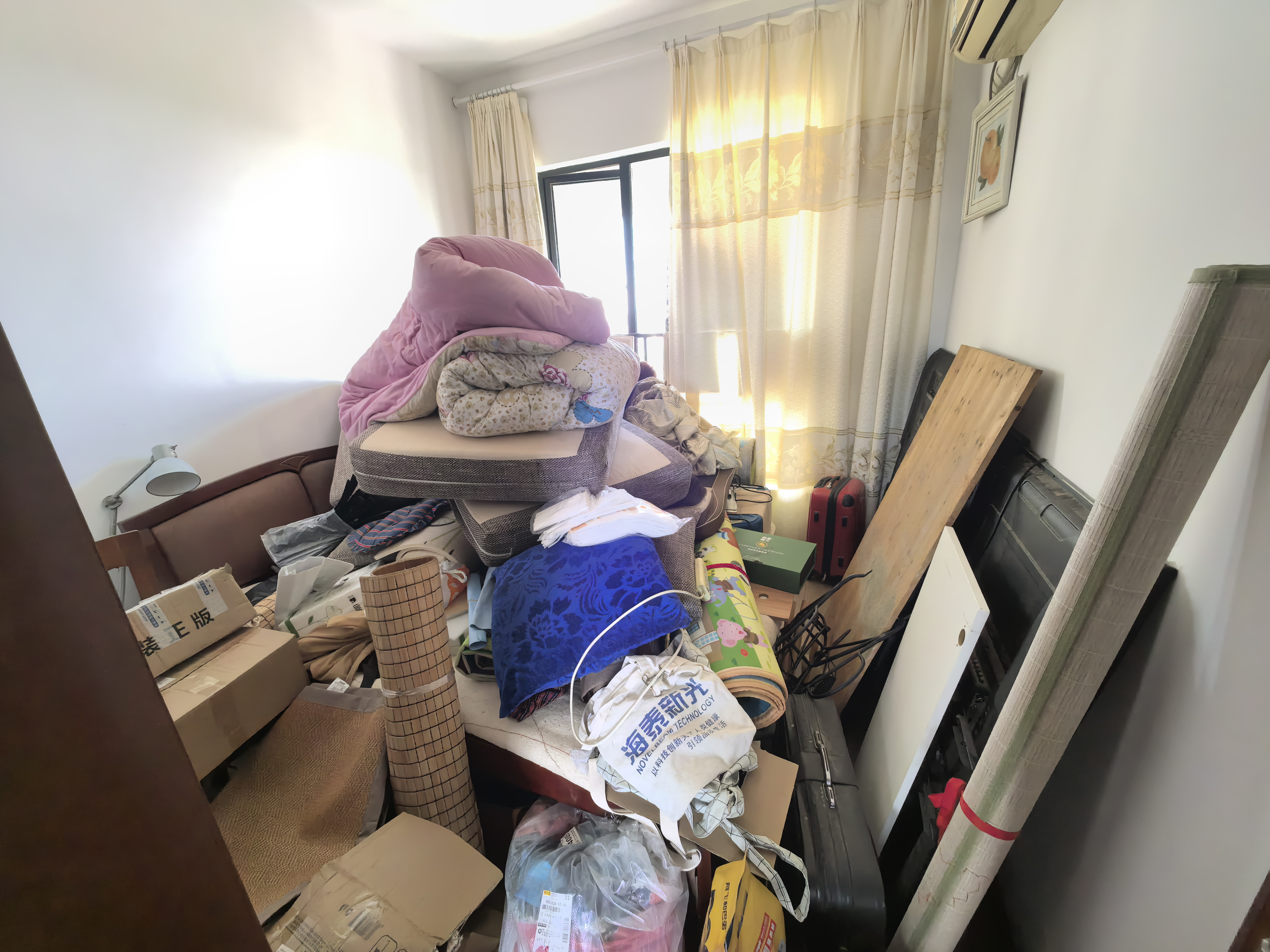 莱茵小镇 4室2厅2卫 55.0万 莱茵小镇 4室2厅2卫 55.0万室内图