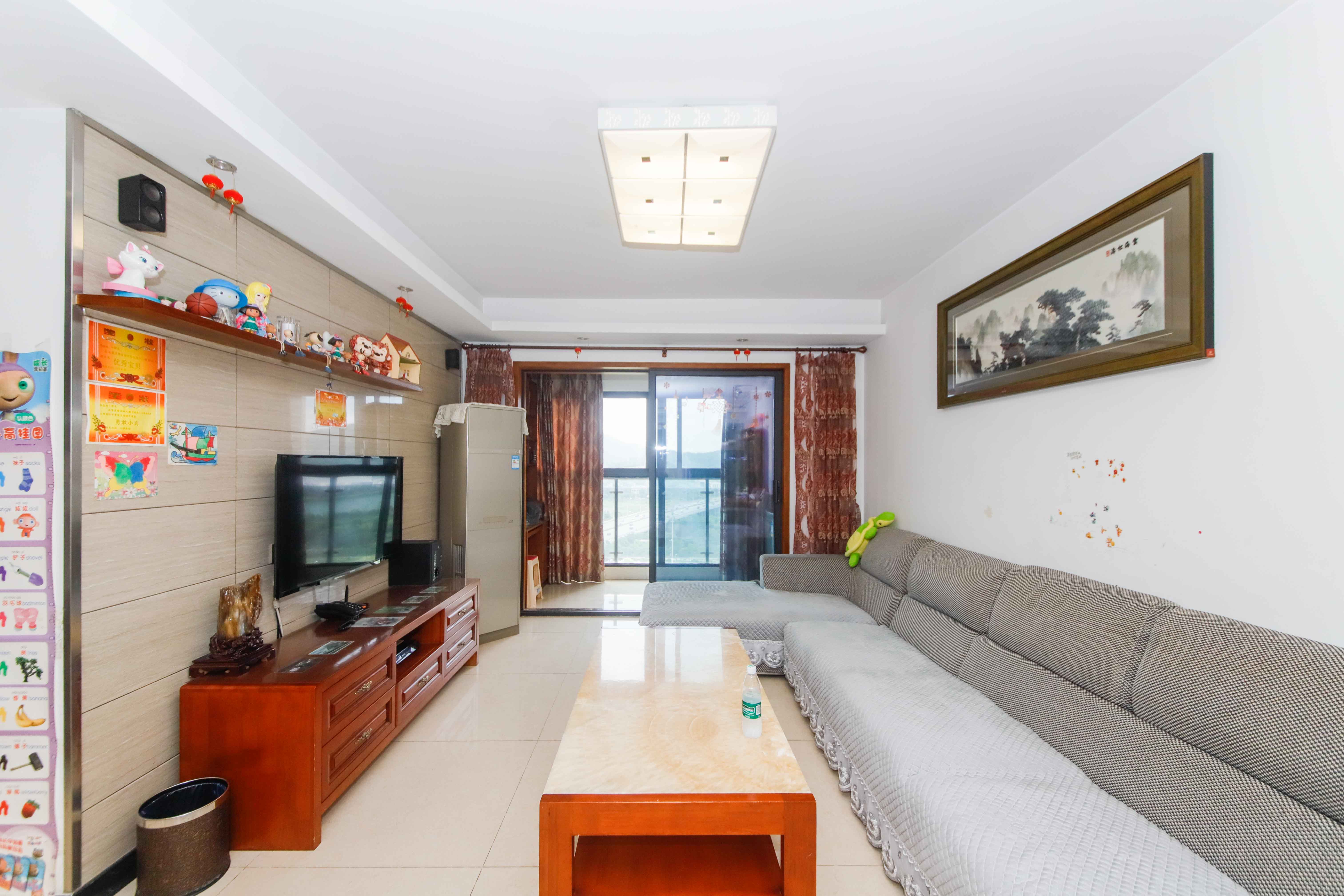 达美D6区 3室2厅2卫 89.8万 达美D6区 3室2厅2卫 89.8万客厅