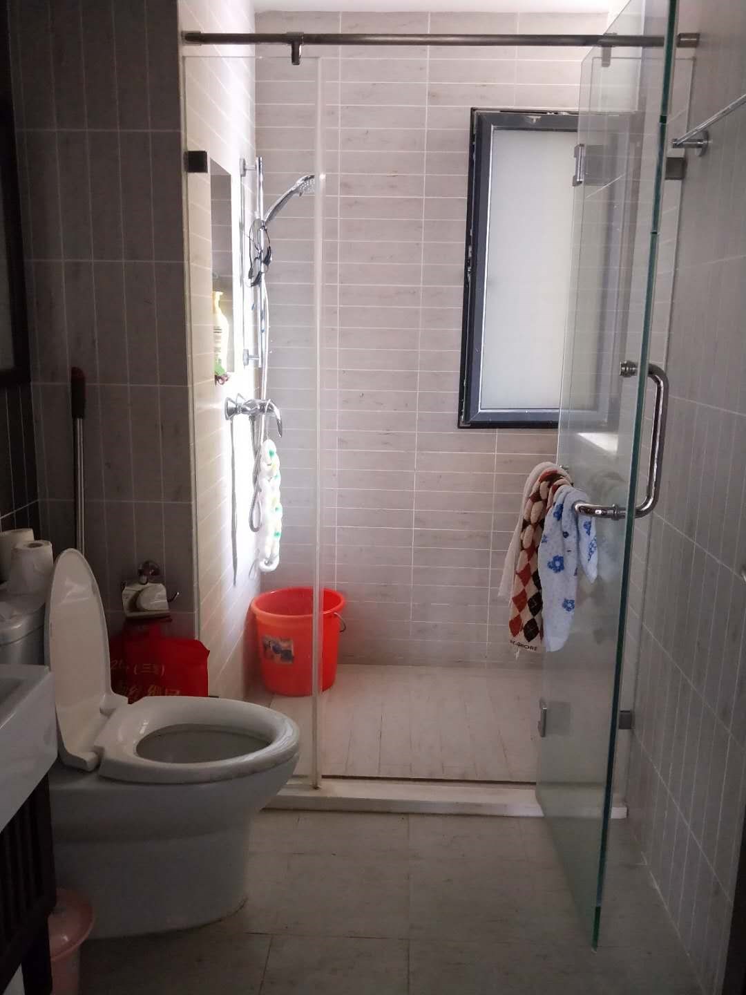 半岛蓝湾 3室2厅2卫 350.0万 半岛蓝湾 3室2厅2卫 350.0万客厅