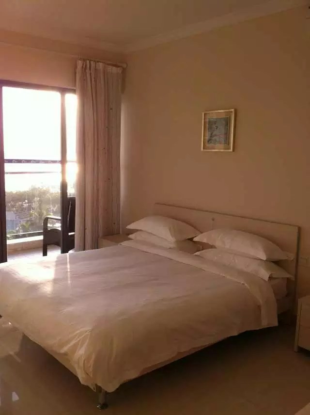 兰海花园三期 2室2厅1卫 560.0万 兰海花园三期 2室2厅1卫 560.0万客厅