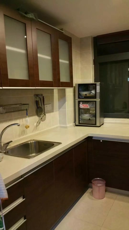 半岛蓝湾 3室2厅2卫 300.0万 半岛蓝湾 3室2厅2卫 300.0万客厅