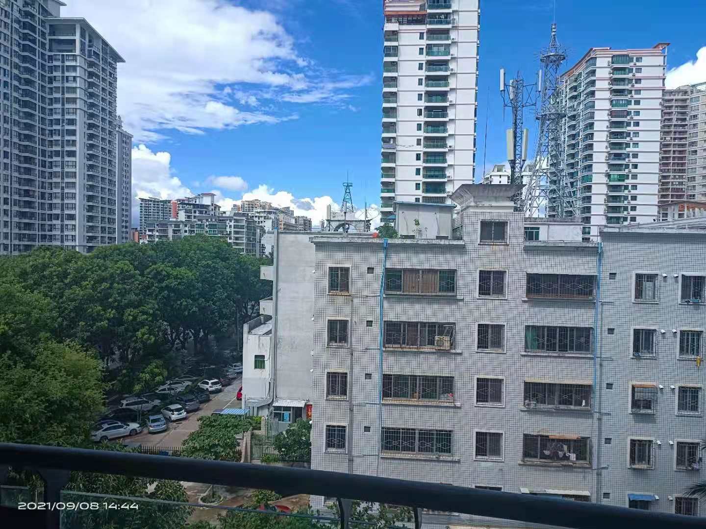 兰海花园一期  3室2厅2卫    6000.0元/月室内图