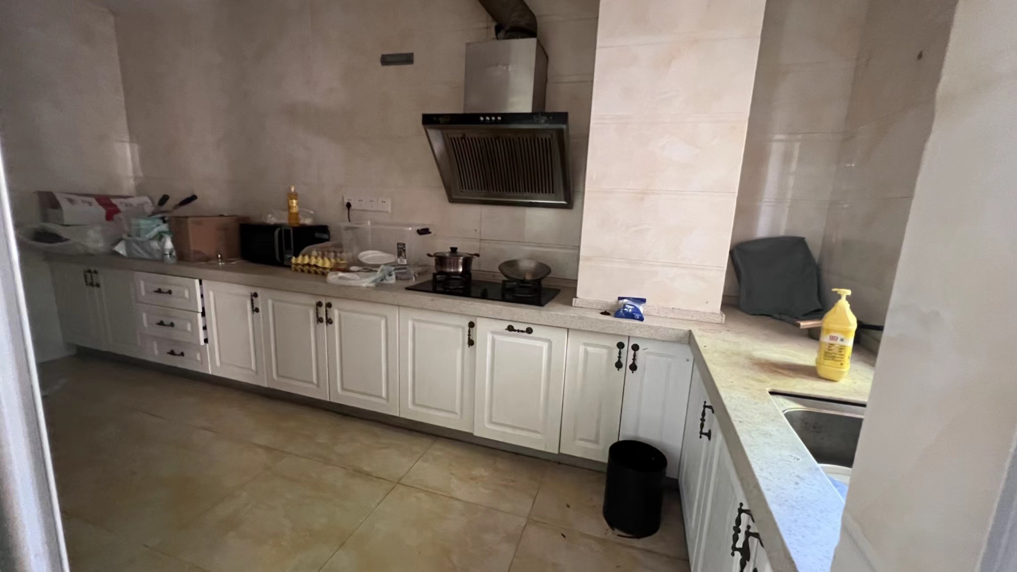 凤凰水城红树湾别墅(新) 5室2厅4卫 1600.0万 凤凰水城红树湾别墅(新) 5室2厅4卫 1600.0万客厅