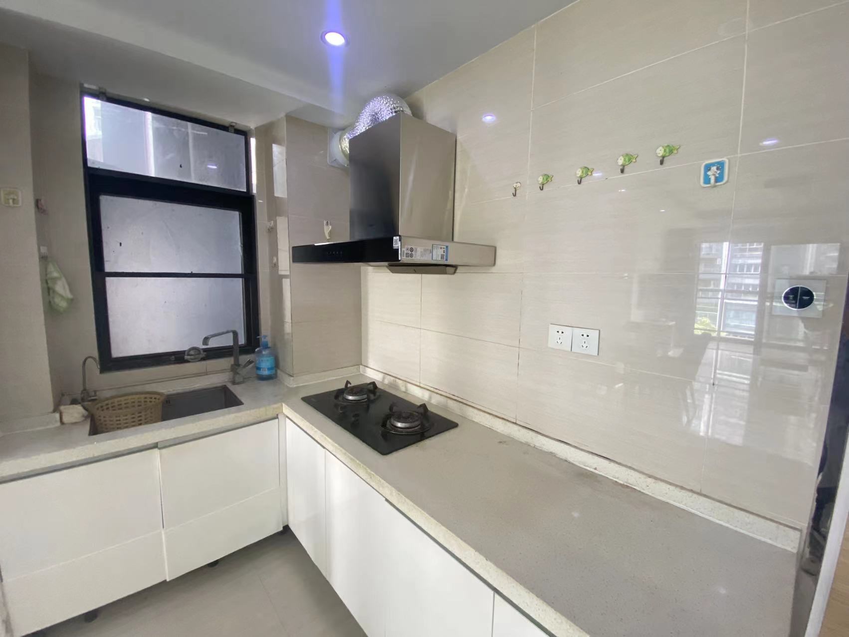 卓达东方巴哈马三期自由港湾 3室1厅1卫 178.0万 卓达东方巴哈马三期自由港湾 3室1厅1卫 178.0万客厅