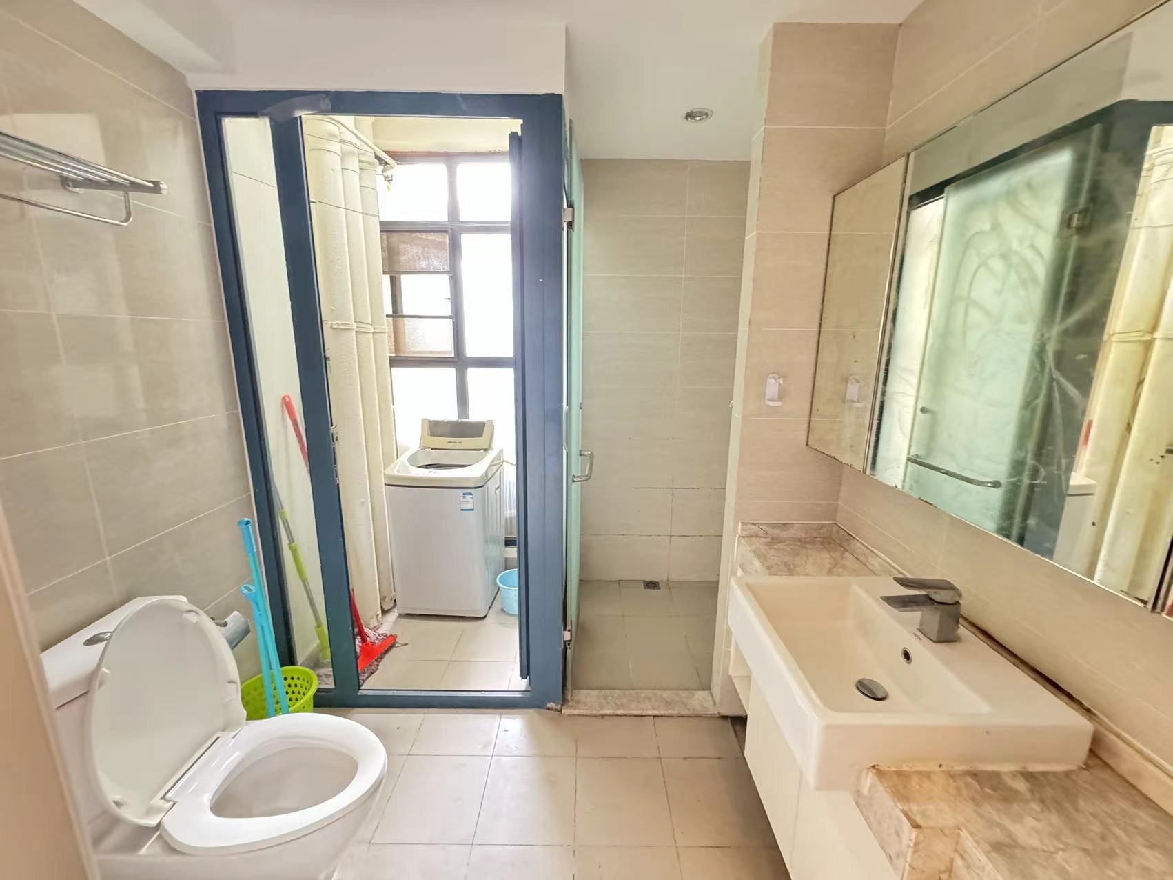 25度阳光  2室1厅1卫    2500.0元/月 25度阳光  2室1厅1卫    2500.0元/月