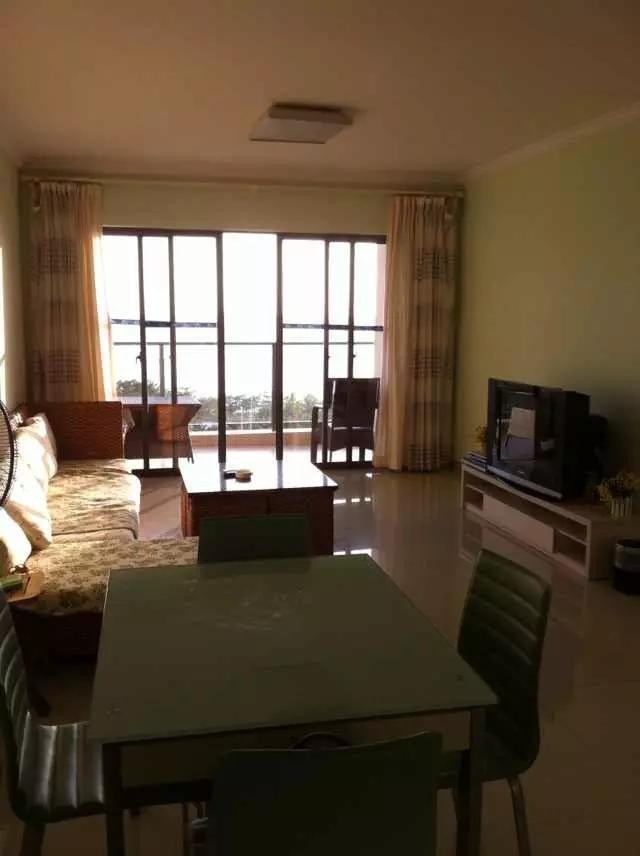 兰海花园三期 2室2厅1卫 560.0万 兰海花园三期 2室2厅1卫 560.0万客厅