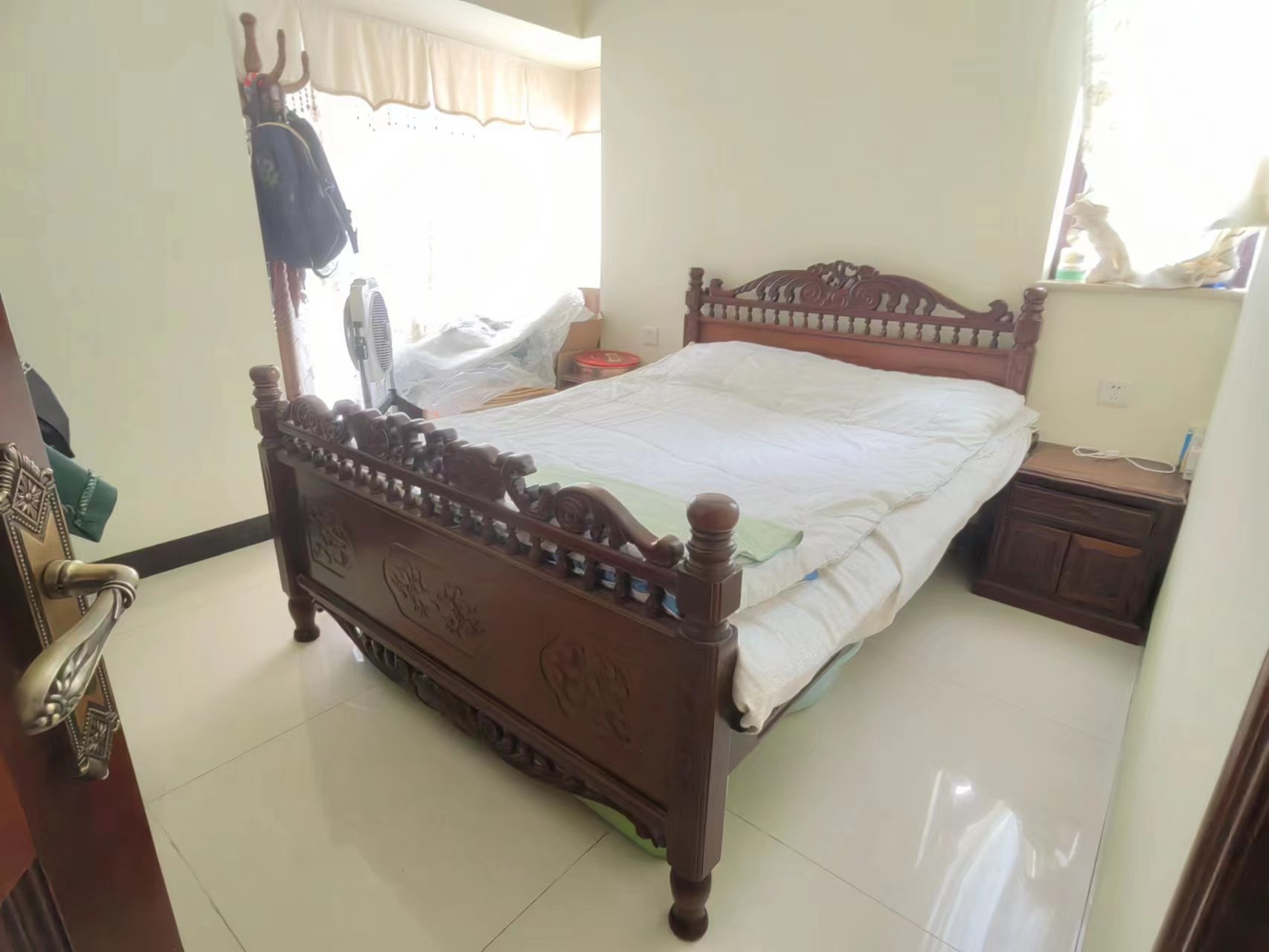 凤凰水城 3室1厅2卫 360.0万 凤凰水城 3室1厅2卫 360.0万客厅