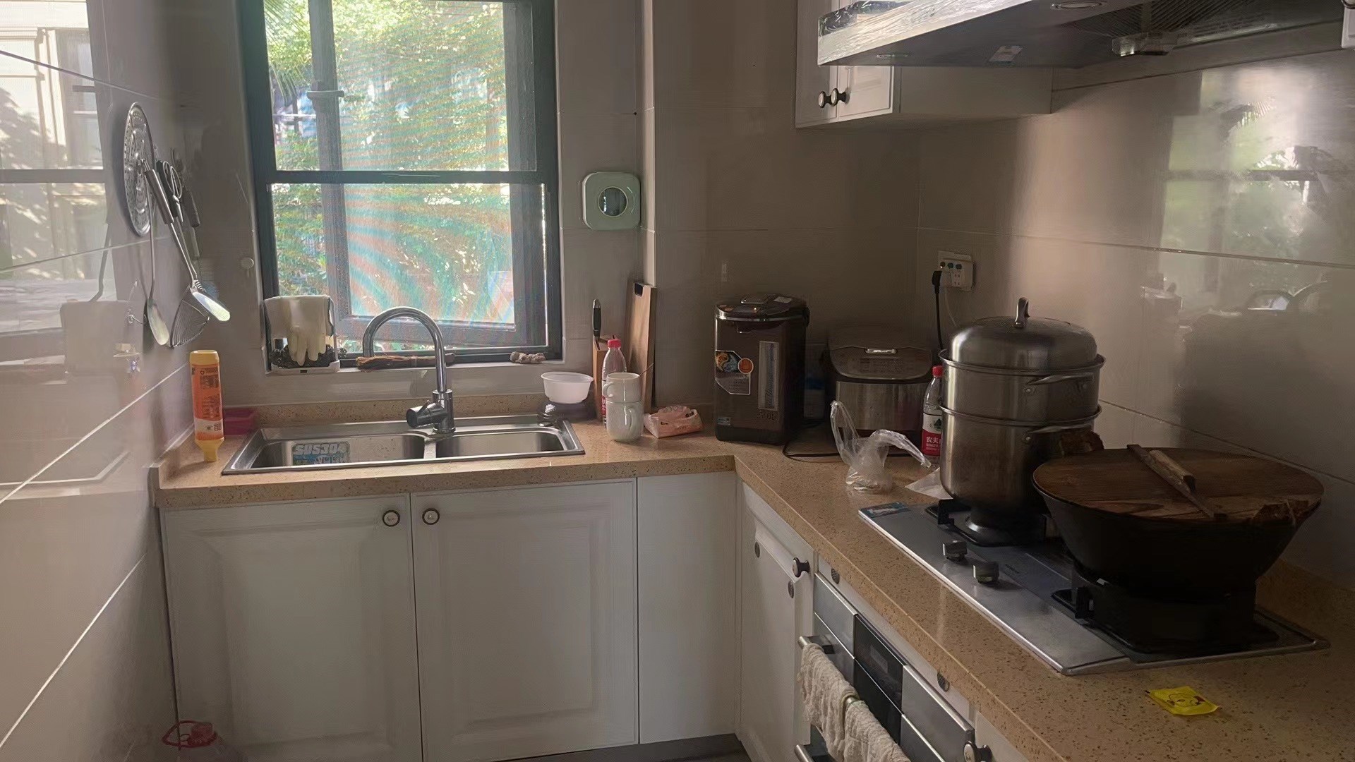 翠屏凤凰水城左岸  3室2厅2卫    540.0万 翠屏凤凰水城左岸  3室2厅2卫    540.0万客厅