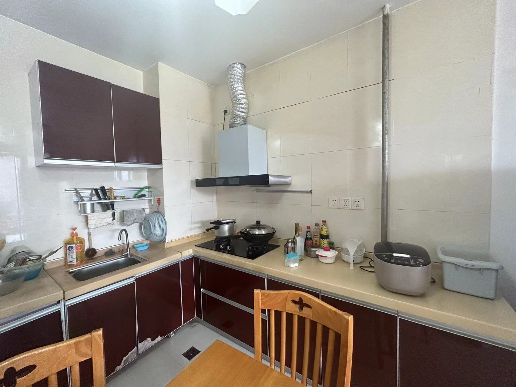 凤凰水城 2室1厅1卫 168.0万 凤凰水城 2室1厅1卫 168.0万客厅