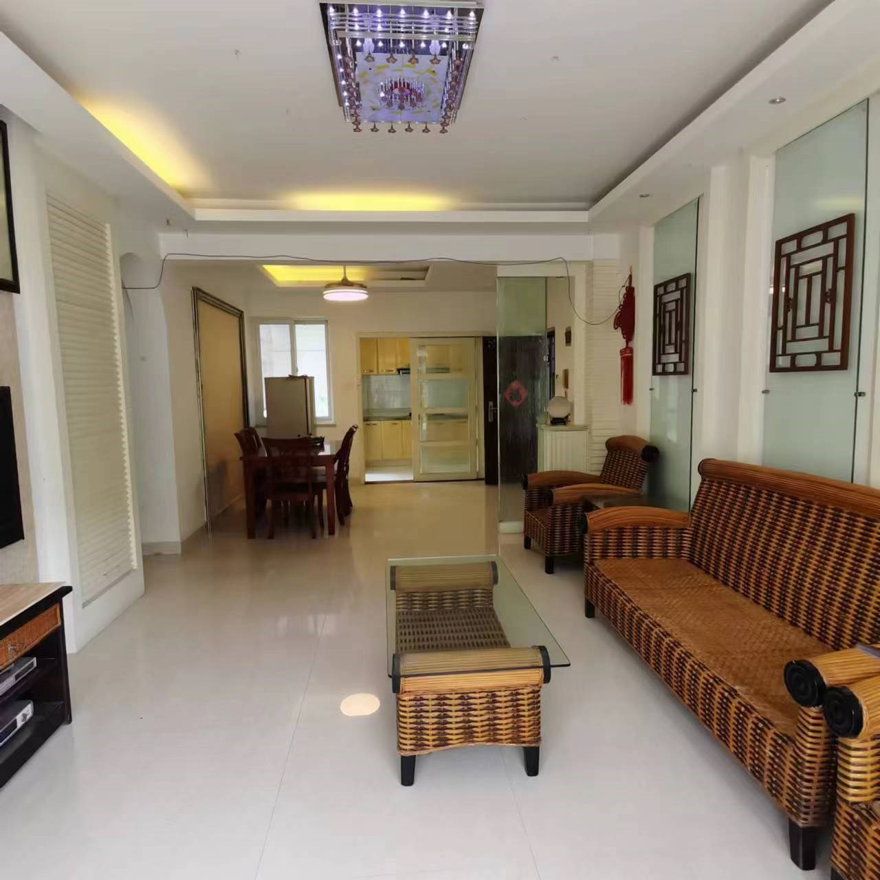 金鸡岭花园山庄 3室2厅2卫 0.01万 金鸡岭花园山庄 3室2厅2卫 0.01万客厅