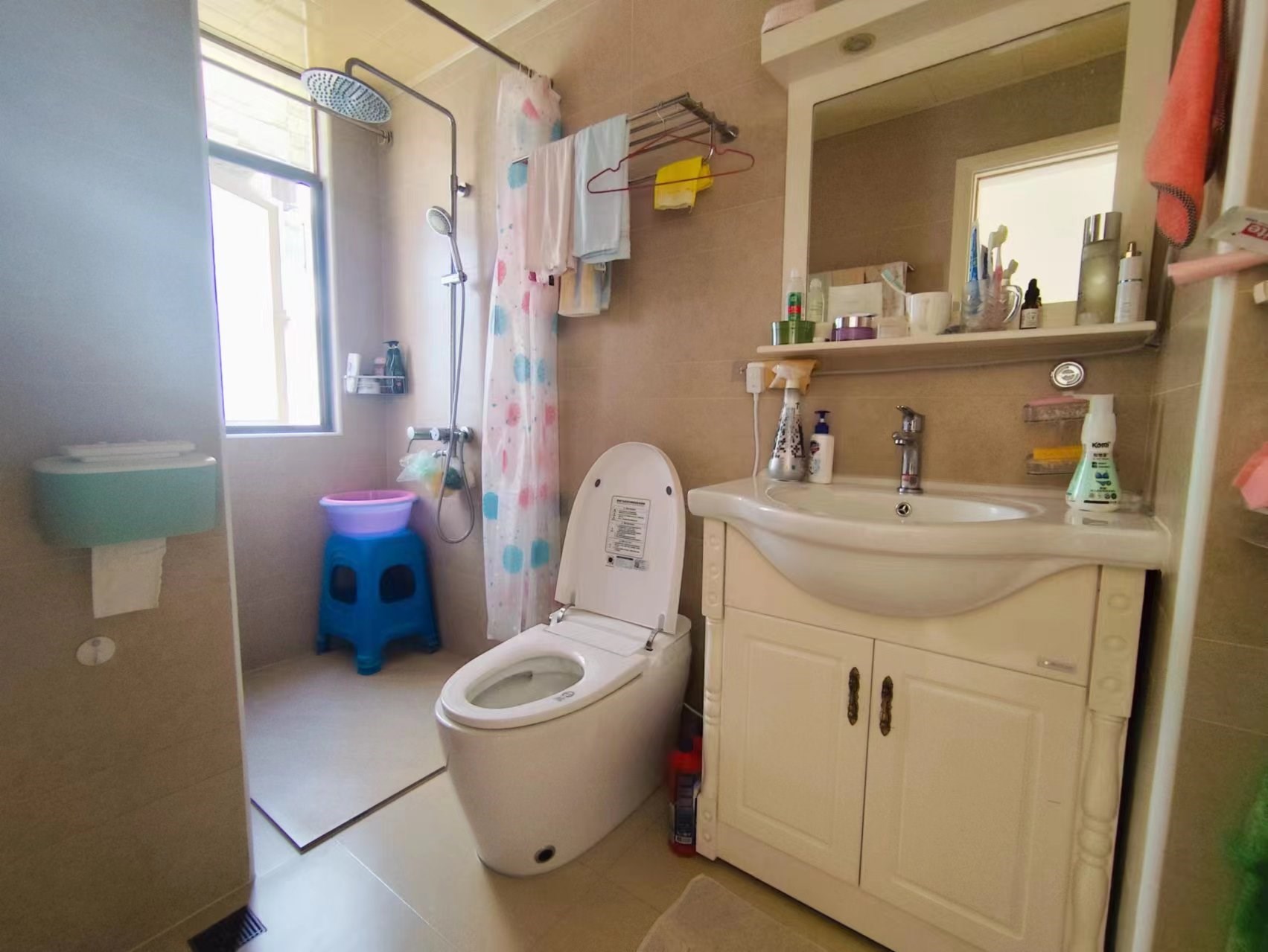 三亚山水国际(一、二期) 2室2厅1卫 175.0万 三亚山水国际(一、二期) 2室2厅1卫 175.0万客厅