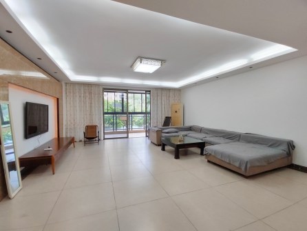 南方航空城  4室2厅3卫    500.0万