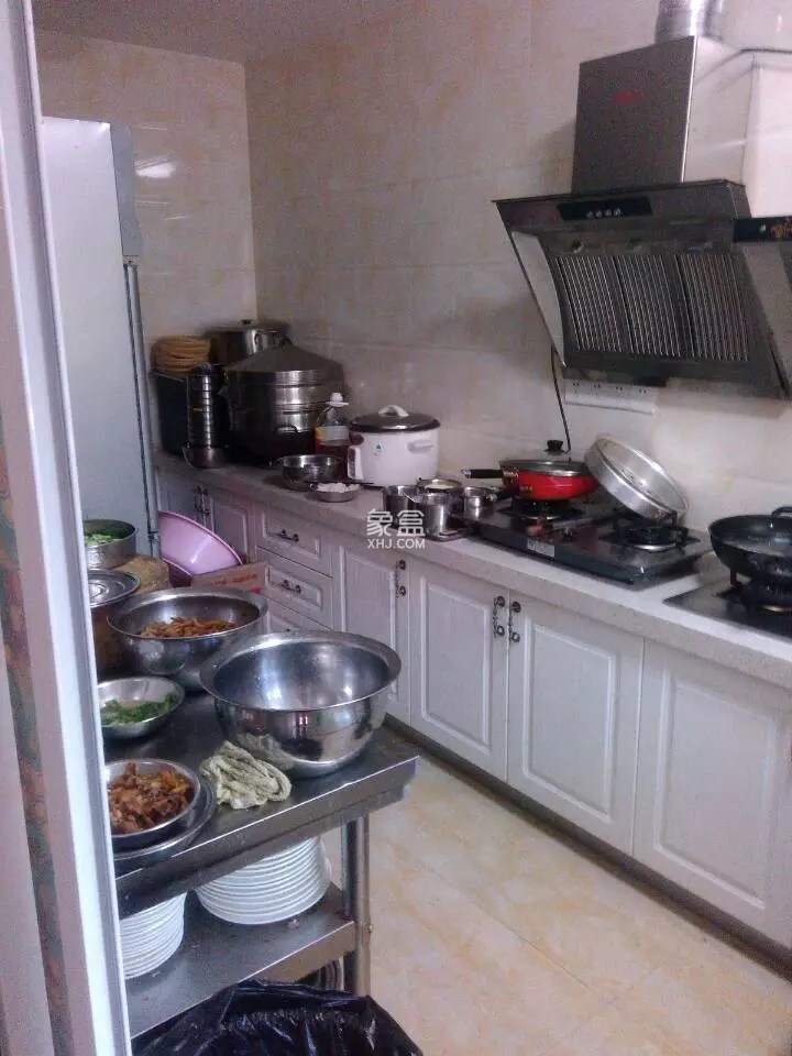 凤凰水城红树湾别墅(新) 5室2厅4卫 1600.0万 凤凰水城红树湾别墅(新) 5室2厅4卫 1600.0万客厅