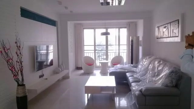 凤凰水城红树湾洋房 3室2厅2卫 4500.0元/月 凤凰水城红树湾洋房 3室2厅2卫 4500.0元/月室内图