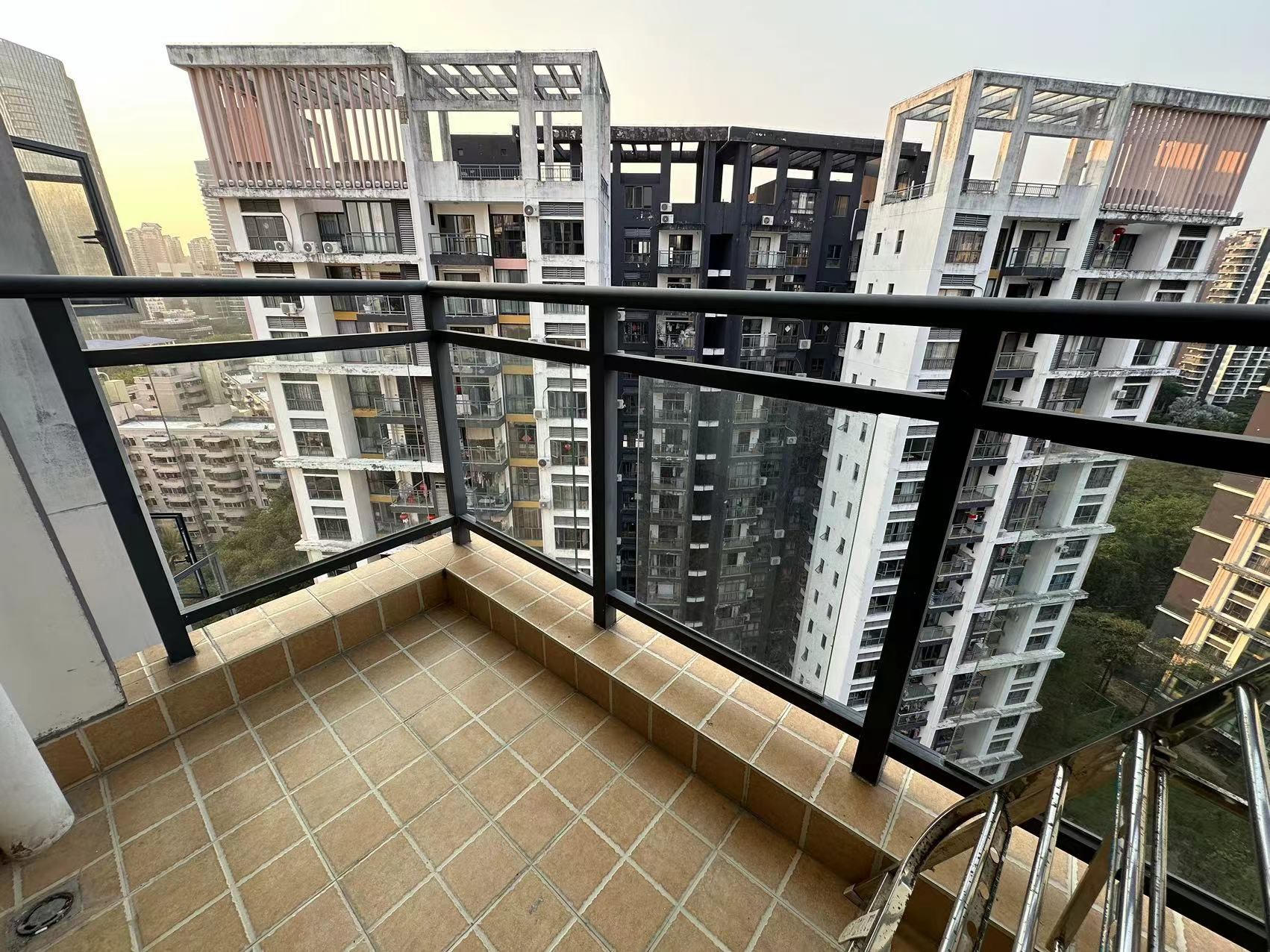 卓达东方巴哈马三期自由港湾 2室1厅1卫 185.0万 卓达东方巴哈马三期自由港湾 2室1厅1卫 185.0万客厅