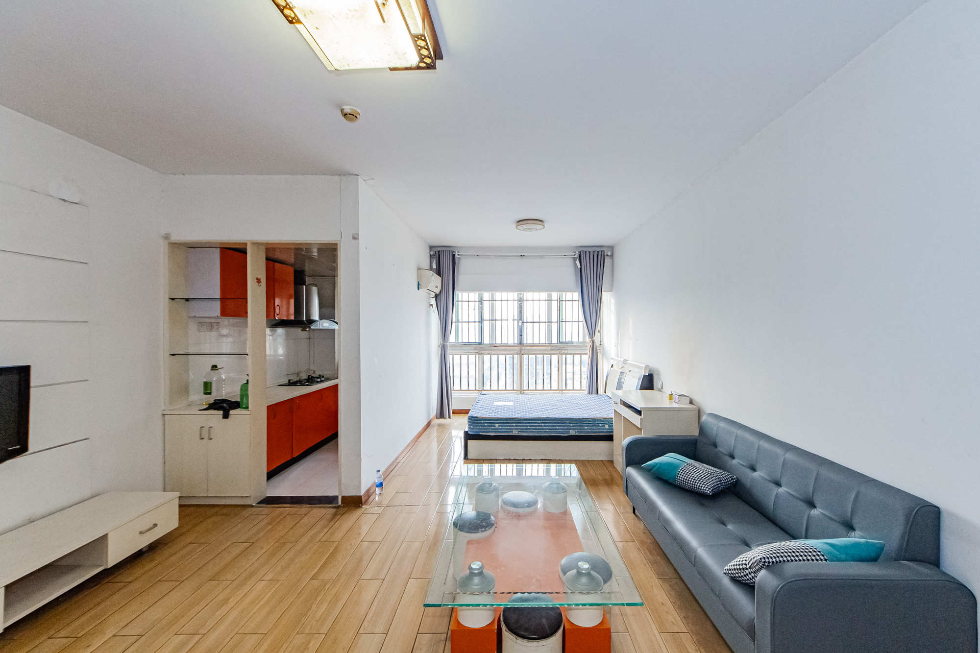 先锋水韵花都  1室1厅1卫    32.0万 先锋水韵花都  1室1厅1卫    32.0万客厅