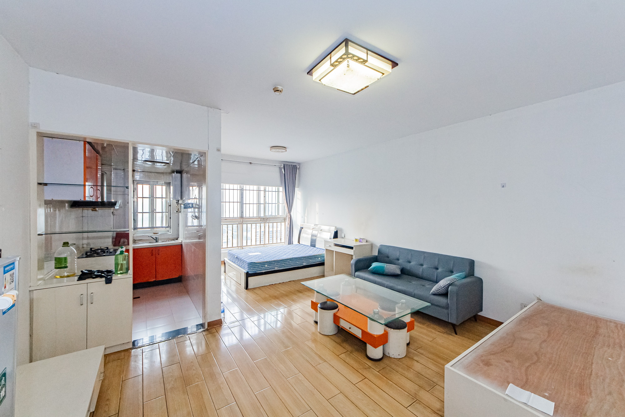 先锋水韵花都  1室1厅1卫    32.0万 先锋水韵花都  1室1厅1卫    32.0万客厅