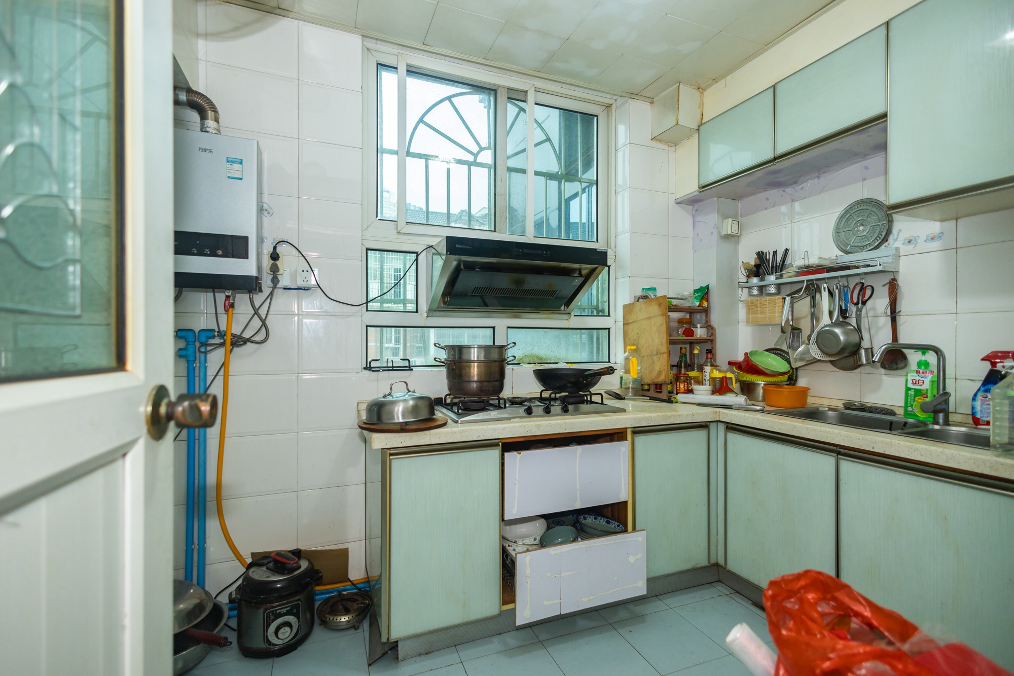 欣安小区 5室3厅3卫 111.58万 欣安小区 5室3厅3卫 111.58万厨房