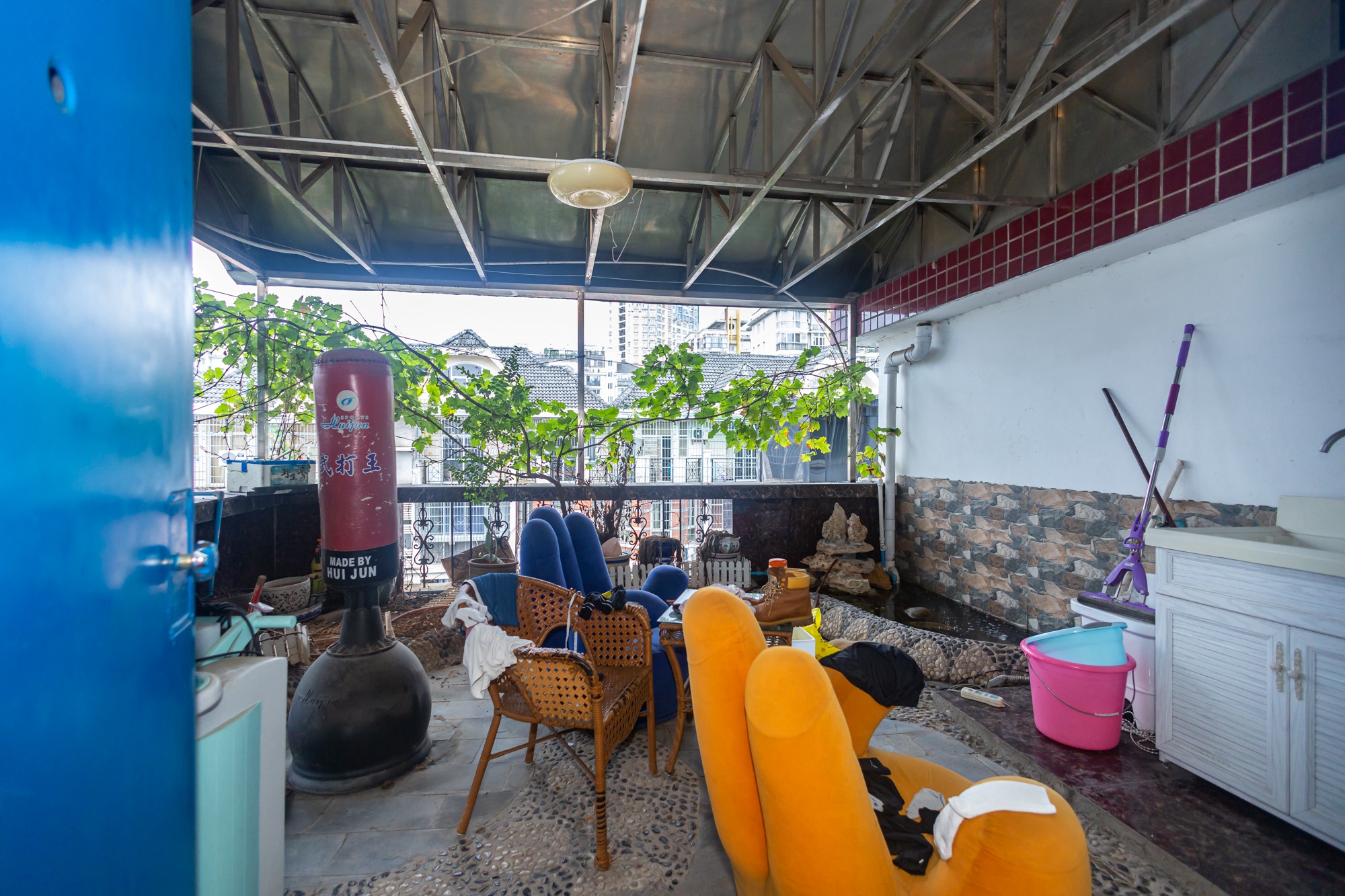 欣安小区 5室3厅3卫 111.58万 欣安小区 5室3厅3卫 111.58万阳台