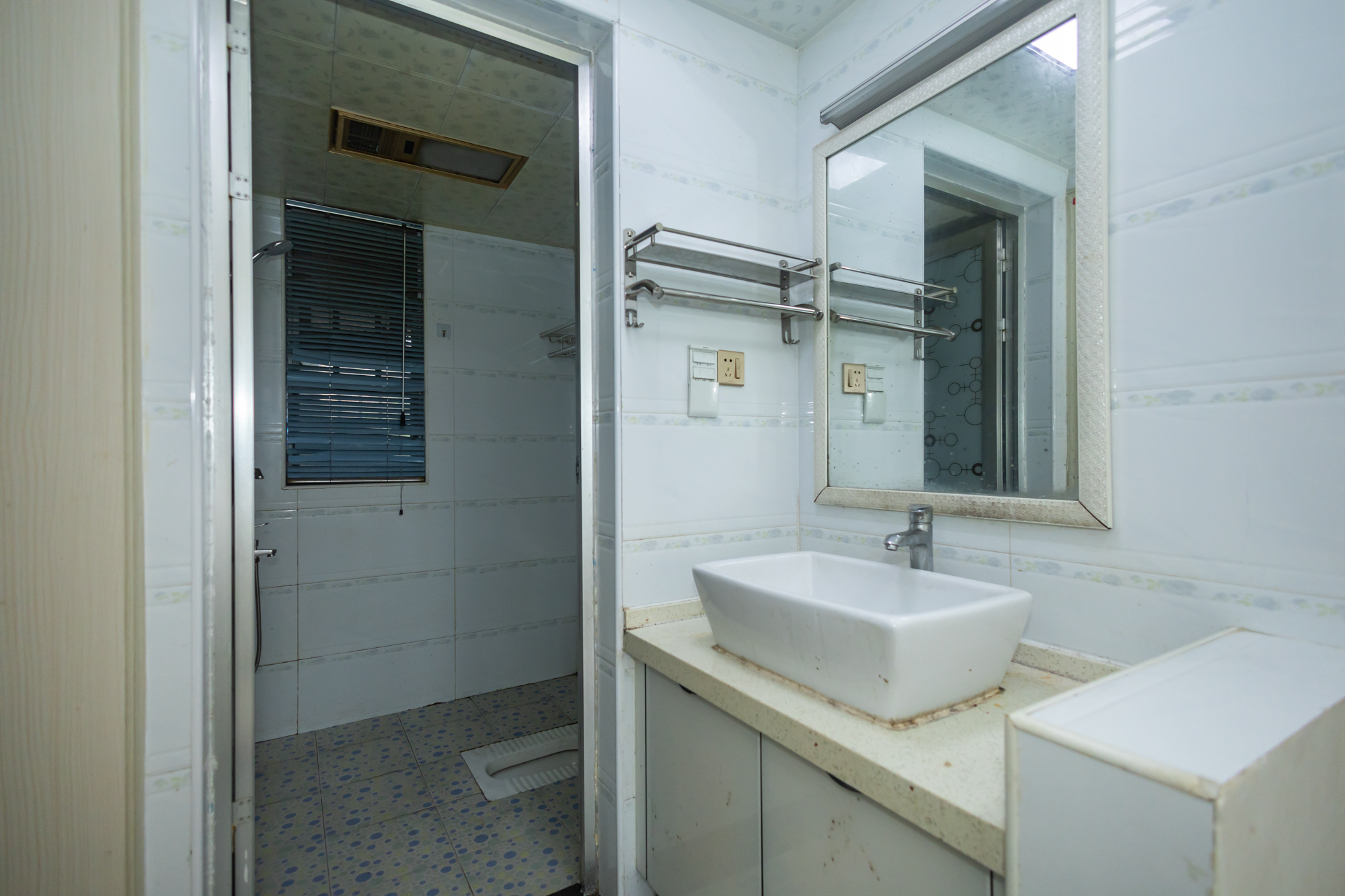 金科时代中心  3室2厅1卫    68.8万 金科时代中心  3室2厅1卫    68.8万卫生间