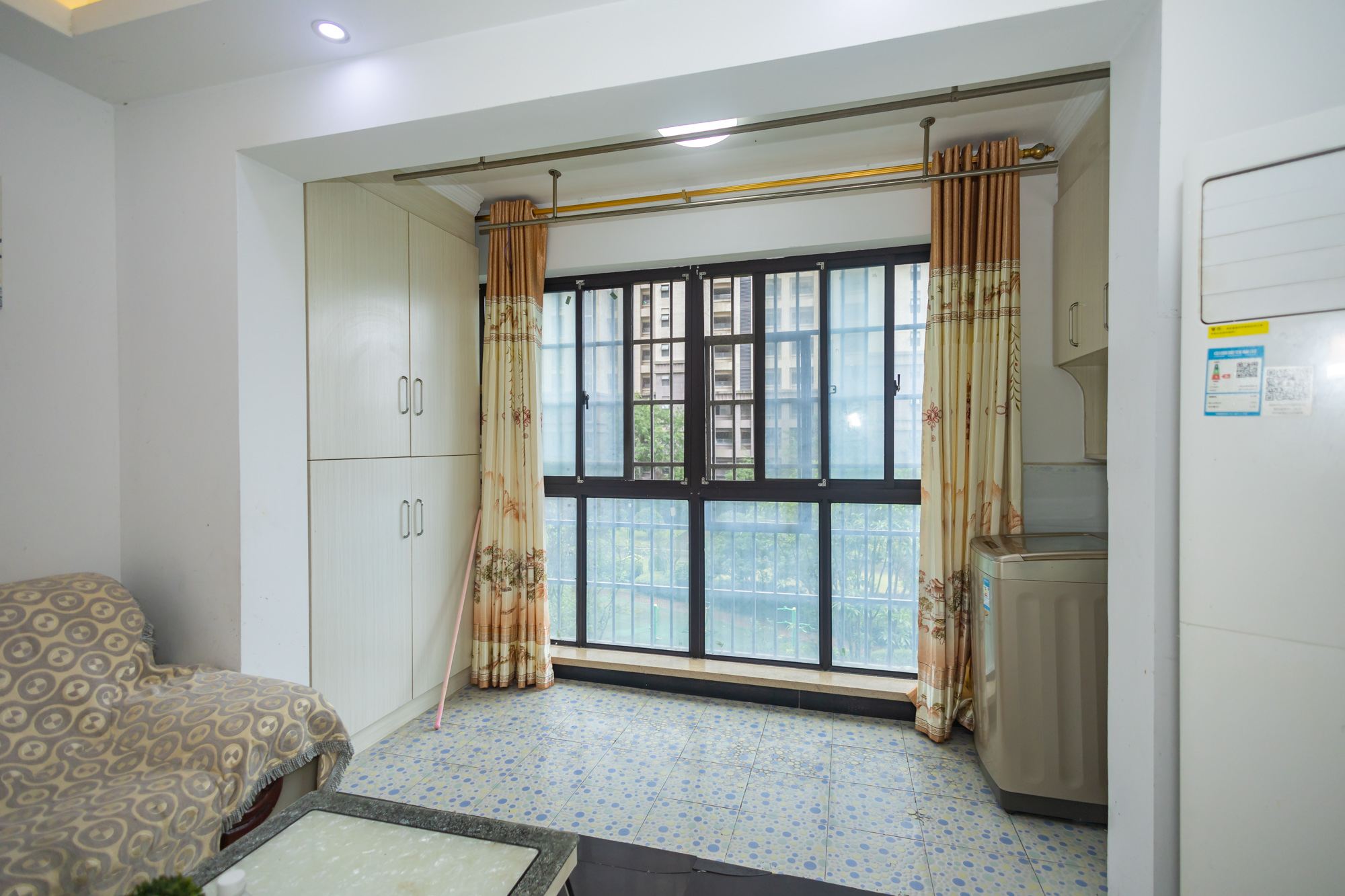 金科时代中心  3室2厅1卫    68.8万 金科时代中心  3室2厅1卫    68.8万阳台