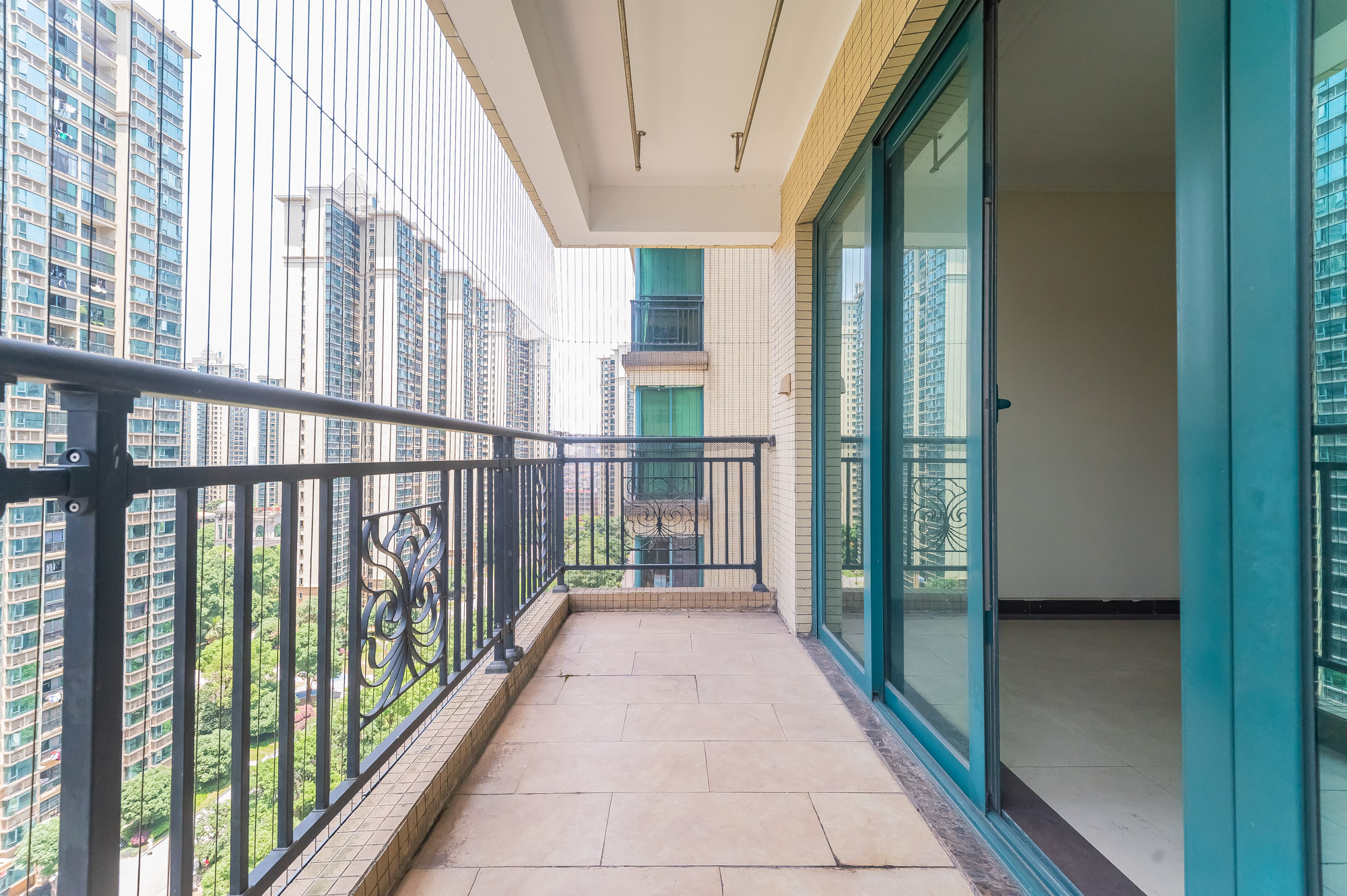 恒大翡翠华庭 3室2厅1卫 95.0万 恒大翡翠华庭 3室2厅1卫 95.0万阳台