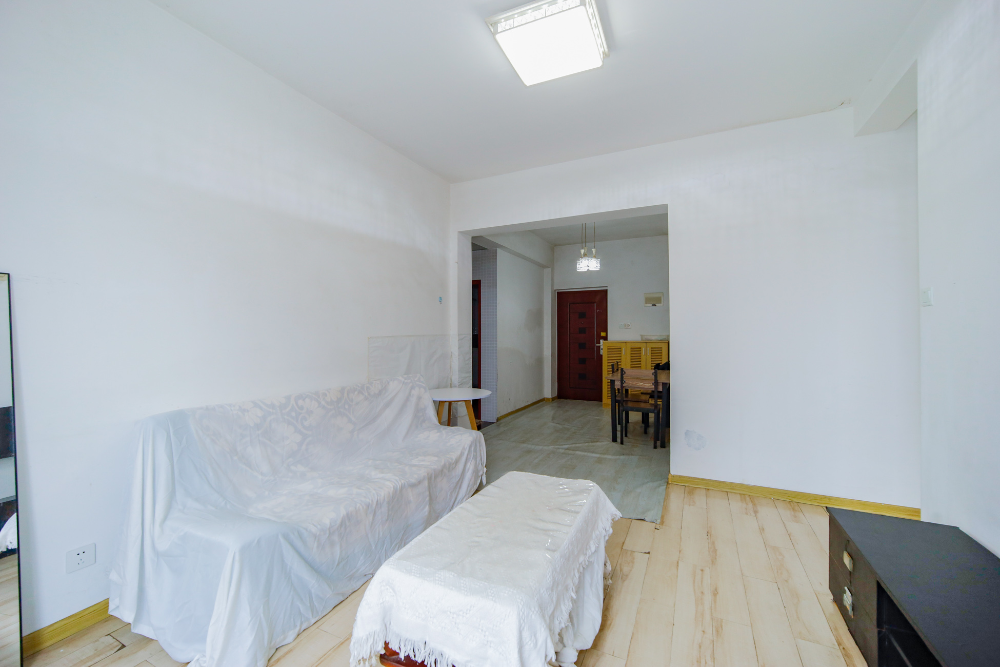 瑞都华庭(华庭美苑) 2室1厅1卫 47.0万 瑞都华庭(华庭美苑) 2室1厅1卫 47.0万客厅