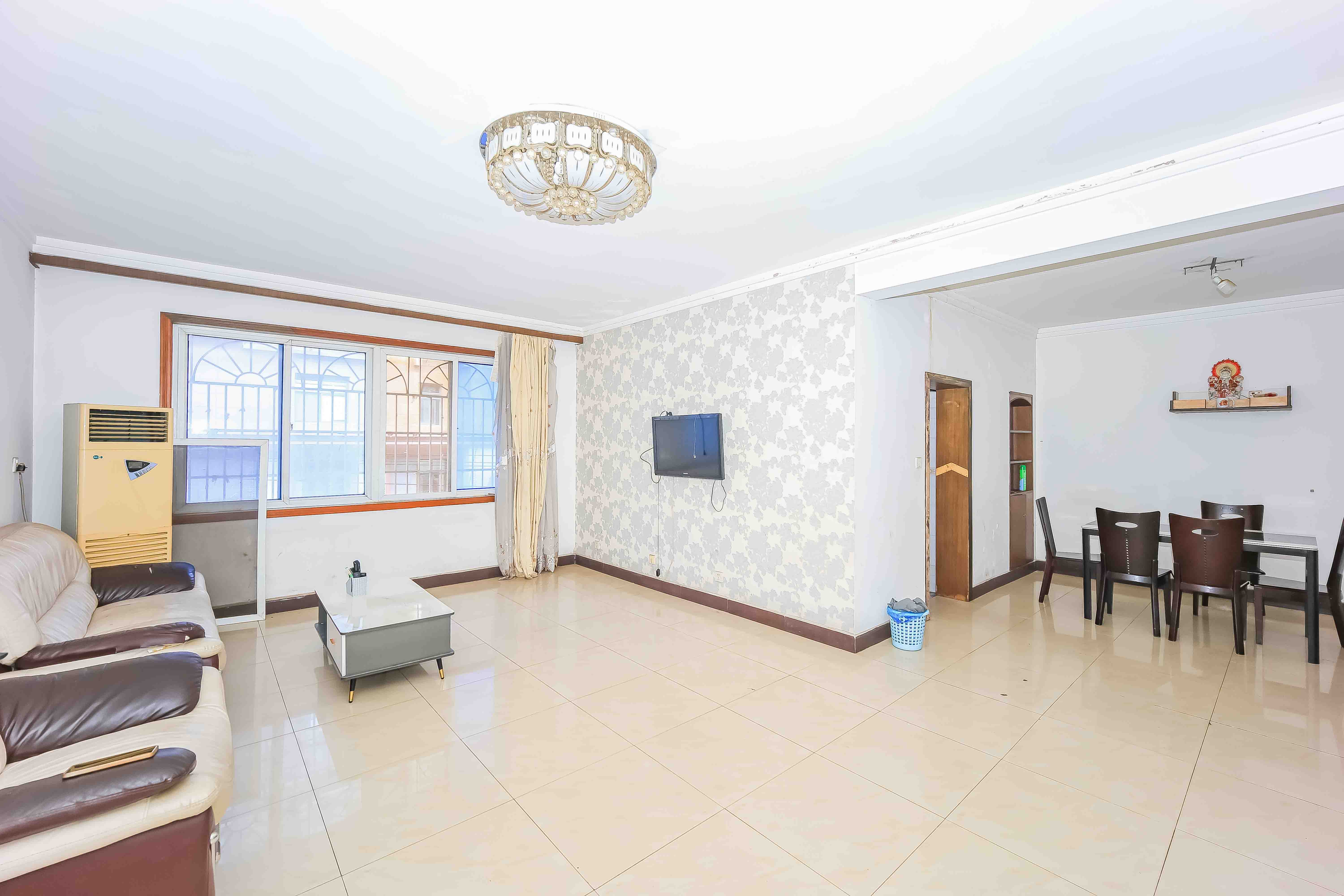 杏花园公寓 2室2厅1卫 68.0万 杏花园公寓 2室2厅1卫 68.0万客厅