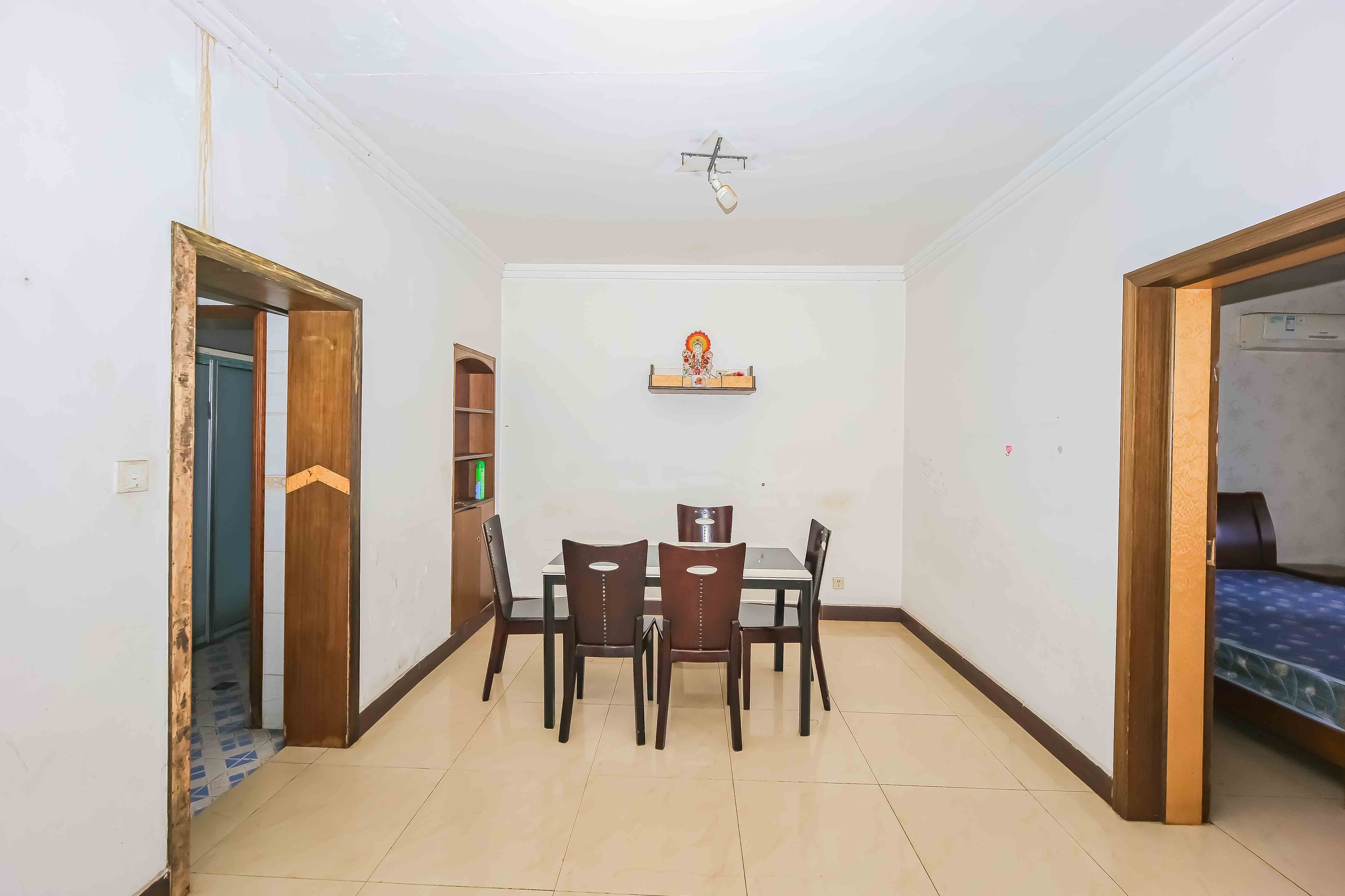 杏花园公寓 2室2厅1卫 68.0万 杏花园公寓 2室2厅1卫 68.0万客厅