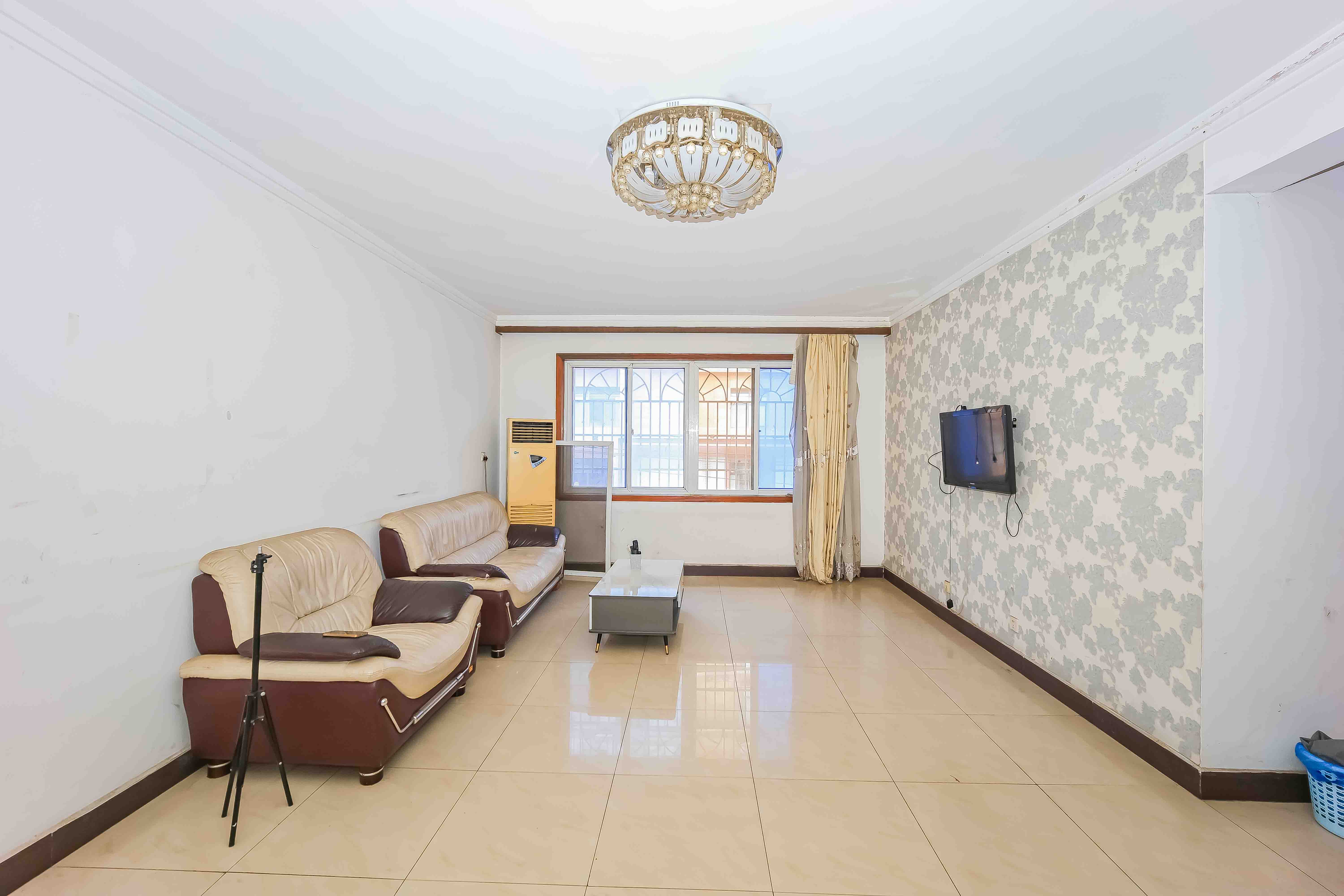 杏花园公寓 2室2厅1卫 68.0万 杏花园公寓 2室2厅1卫 68.0万客厅