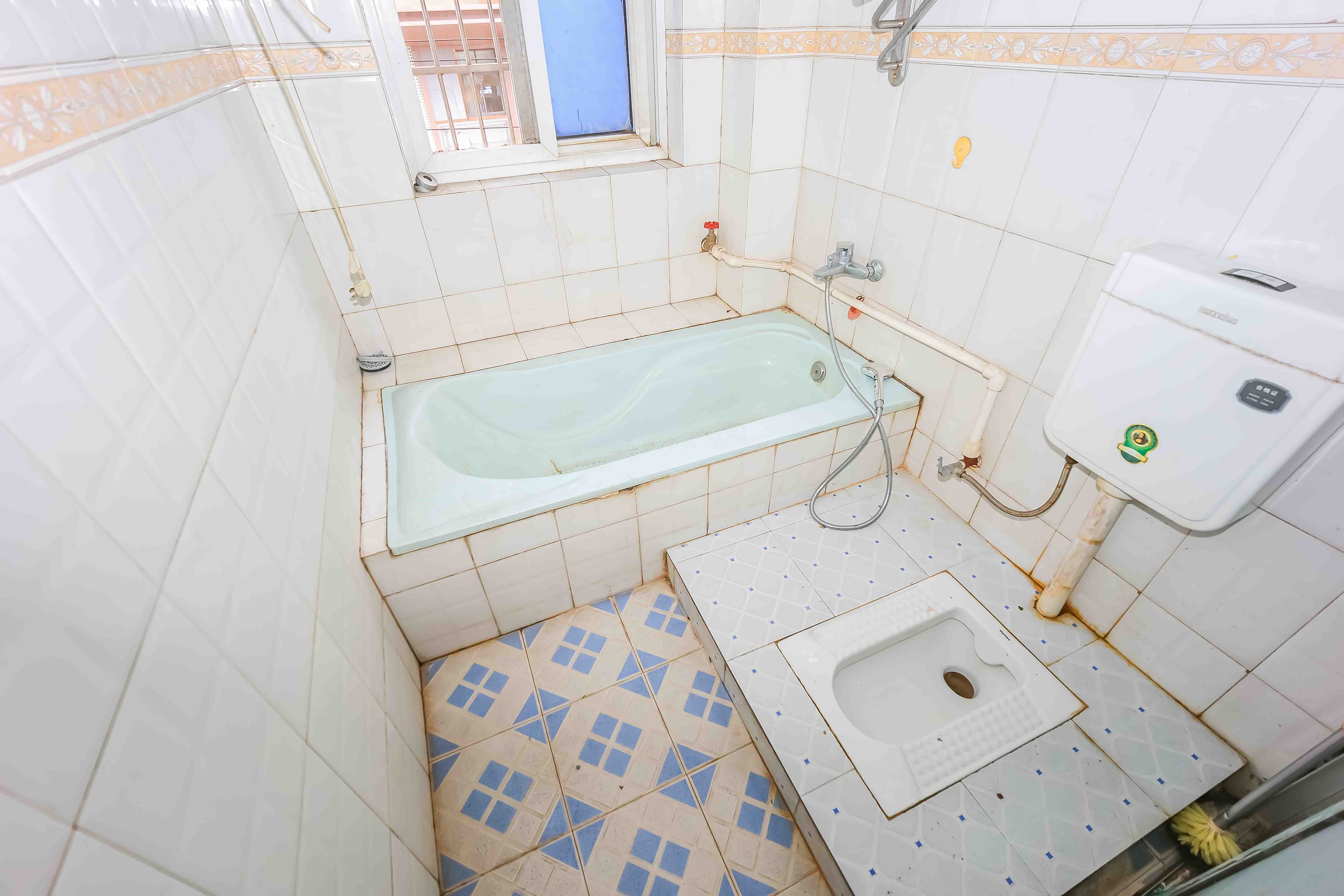 杏花园公寓 2室2厅1卫 68.0万 杏花园公寓 2室2厅1卫 68.0万卫生间