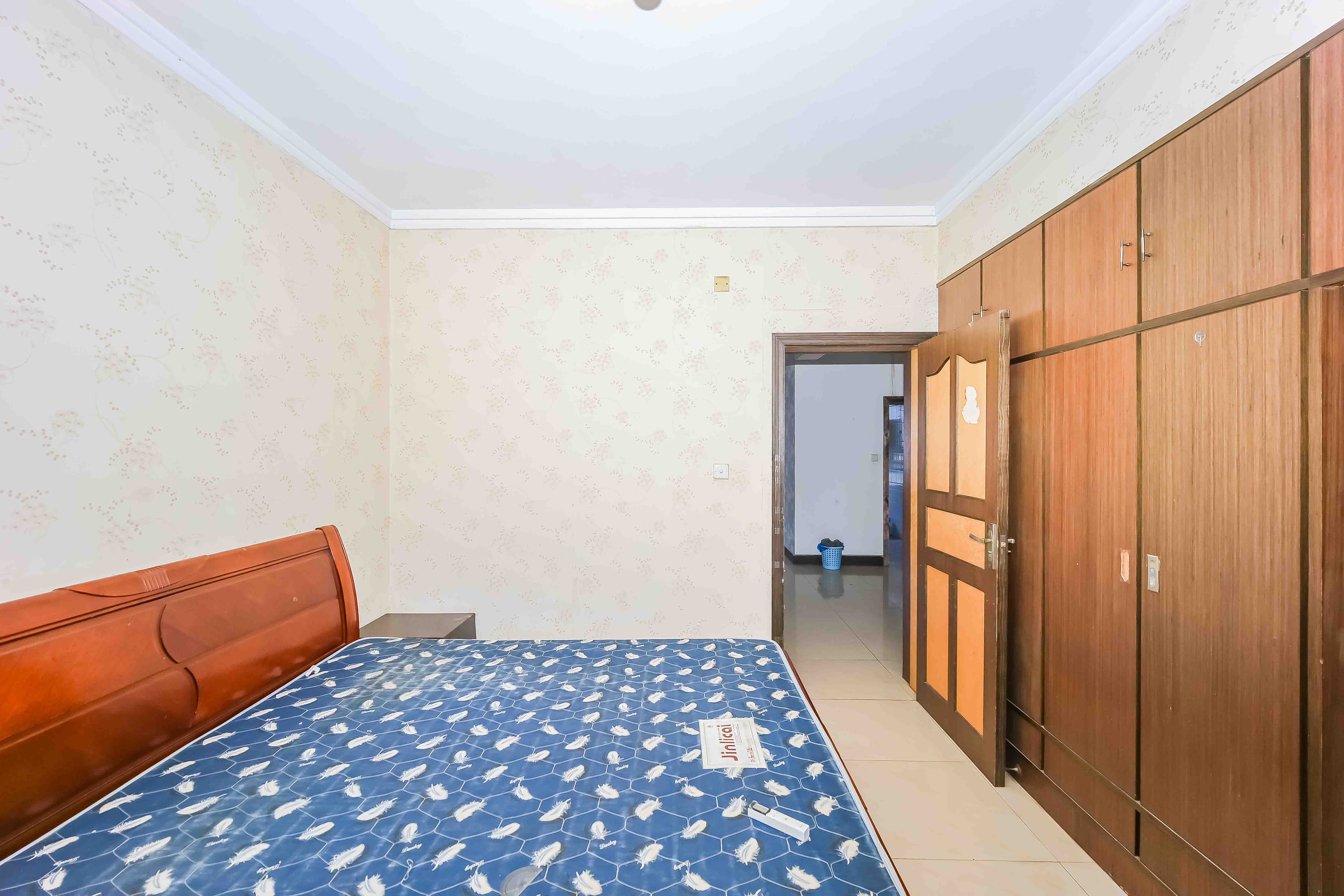 杏花园公寓 2室2厅1卫 68.0万 杏花园公寓 2室2厅1卫 68.0万卧室