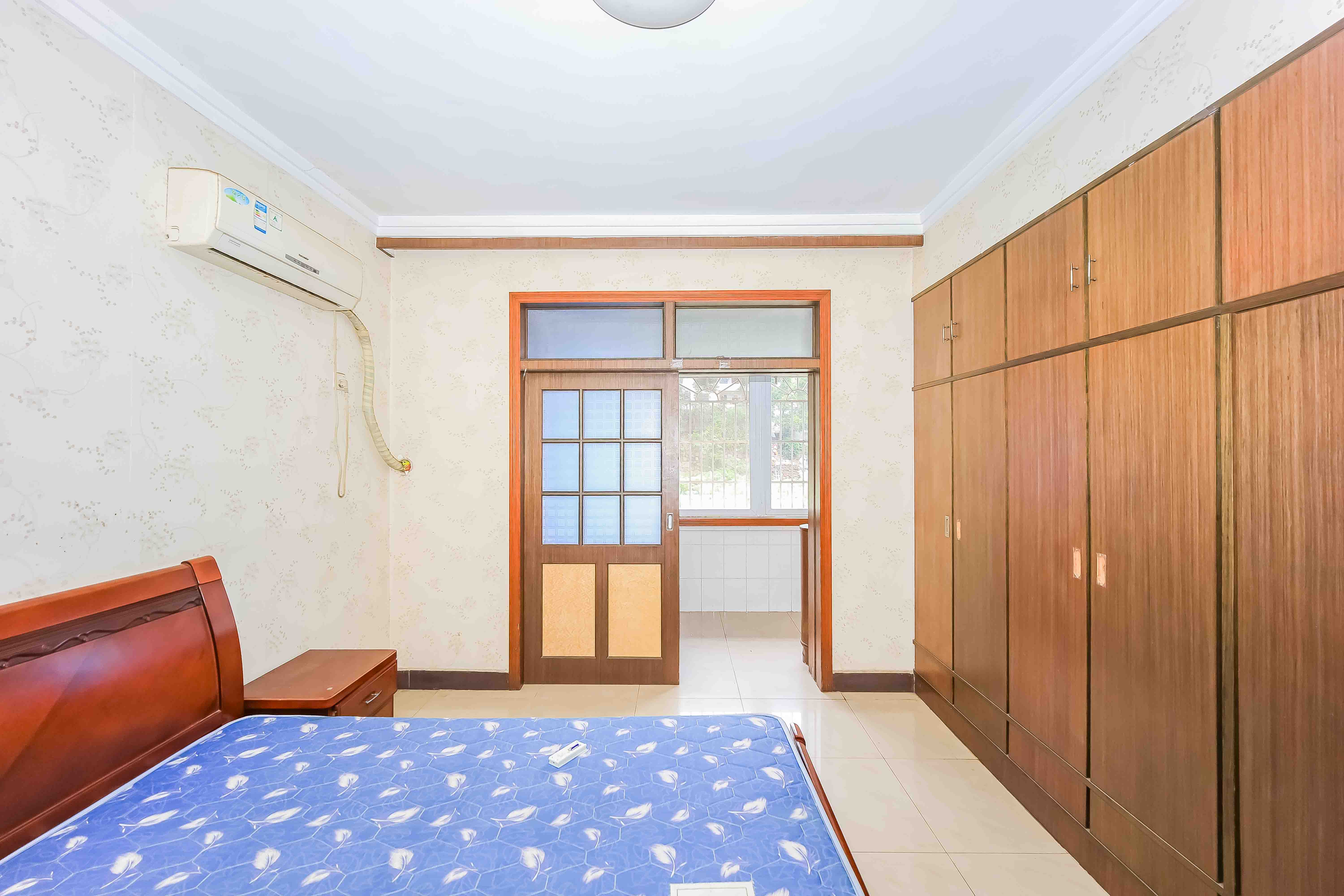 杏花园公寓 2室2厅1卫 68.0万 杏花园公寓 2室2厅1卫 68.0万卧室