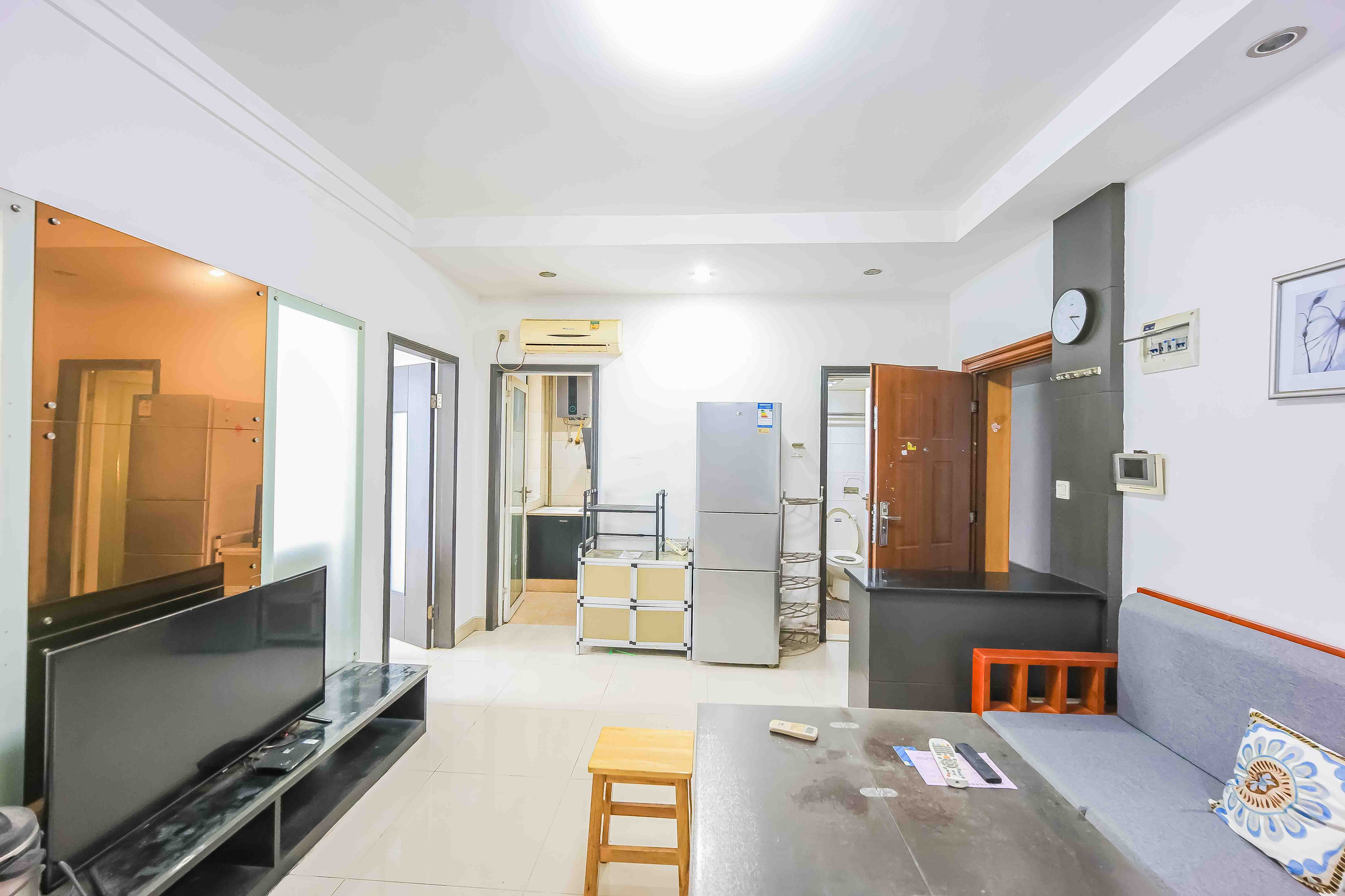 建鸿达华都(华都小户型及大华写字楼) 2室1厅1卫 68.0万 建鸿达华都(华都小户型及大华写字楼) 2室1厅1卫 68.0万客厅