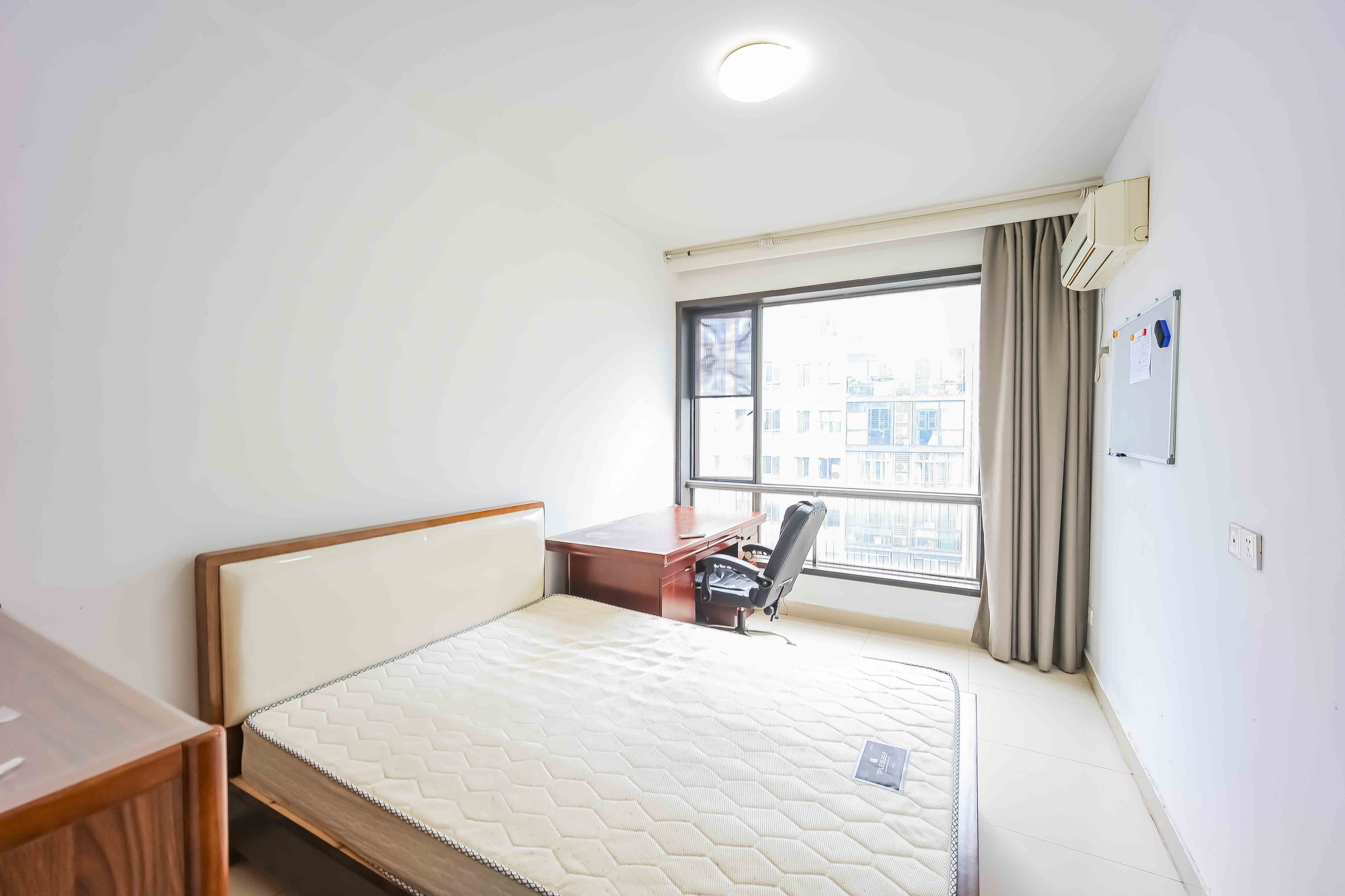 建鸿达华都(华都小户型及大华写字楼) 2室1厅1卫 68.0万 建鸿达华都(华都小户型及大华写字楼) 2室1厅1卫 68.0万卧室