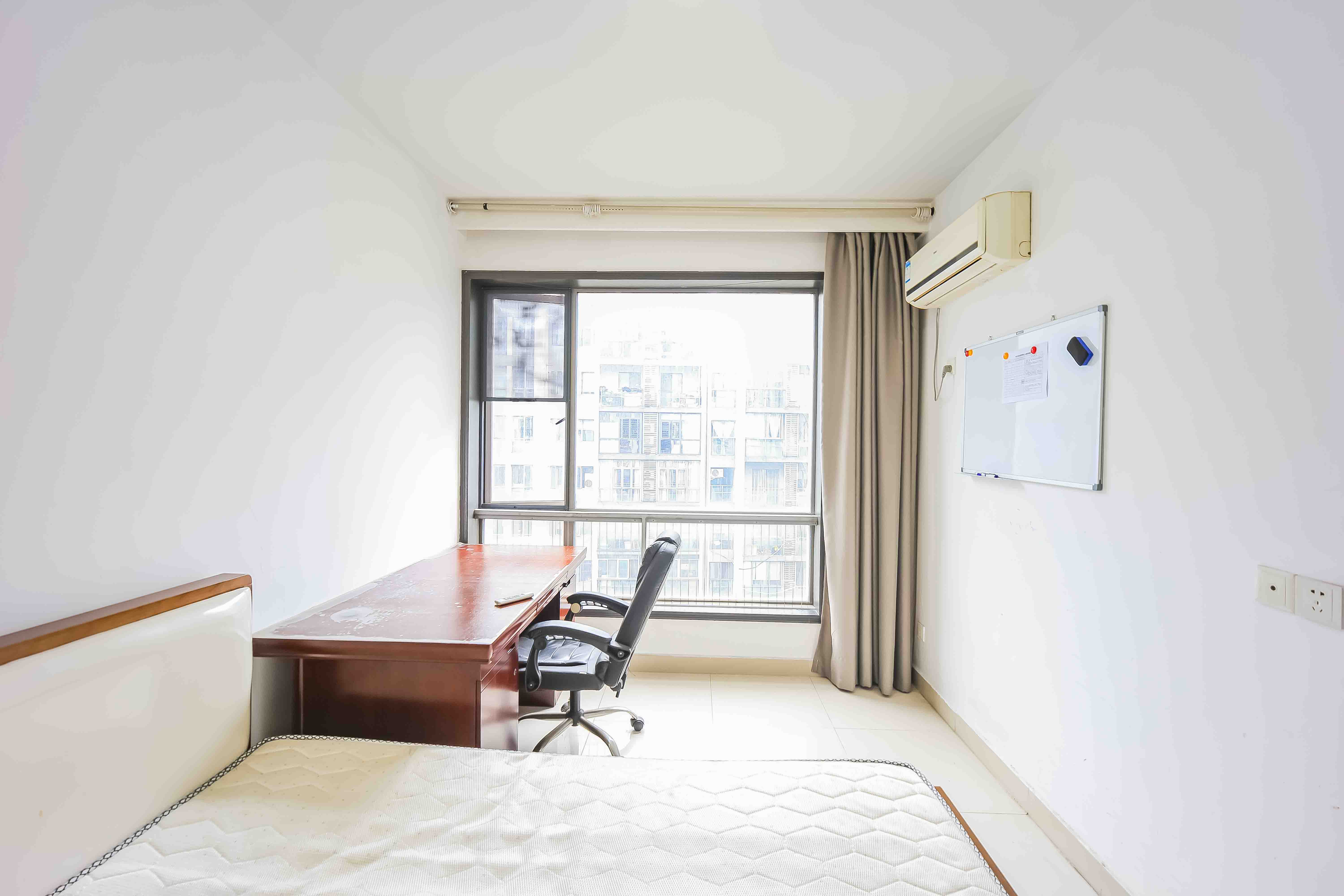 建鸿达华都(华都小户型及大华写字楼) 2室1厅1卫 68.0万 建鸿达华都(华都小户型及大华写字楼) 2室1厅1卫 68.0万卧室