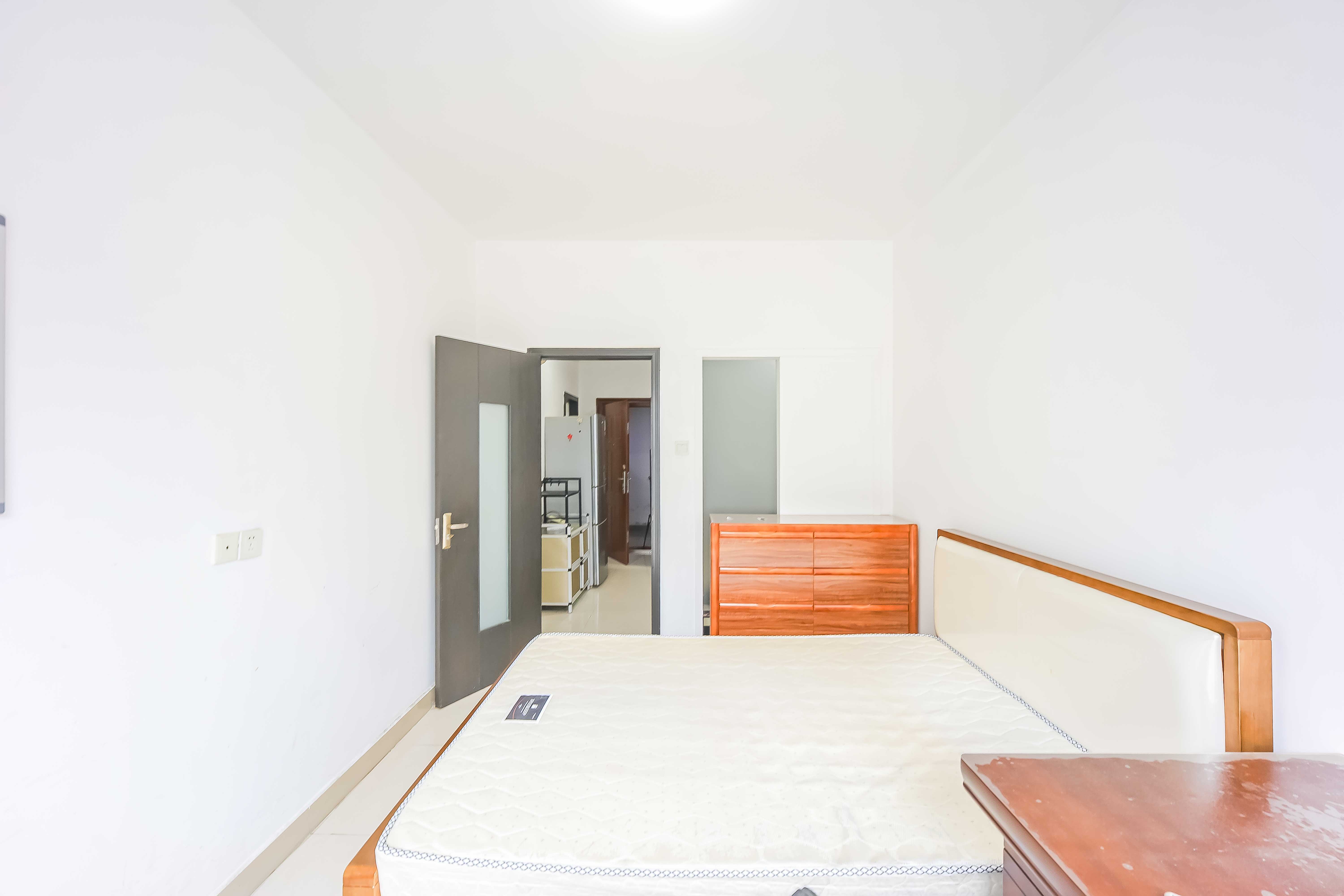 建鸿达华都(华都小户型及大华写字楼) 2室1厅1卫 68.0万 建鸿达华都(华都小户型及大华写字楼) 2室1厅1卫 68.0万卧室