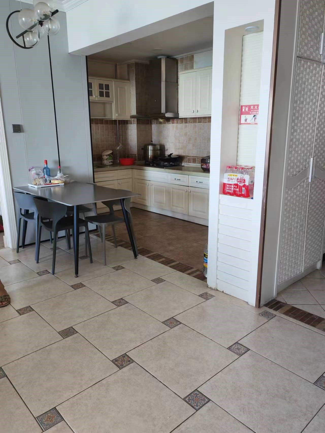 兰海花园三期 2室2厅1卫 580.0万 兰海花园三期 2室2厅1卫 580.0万客厅