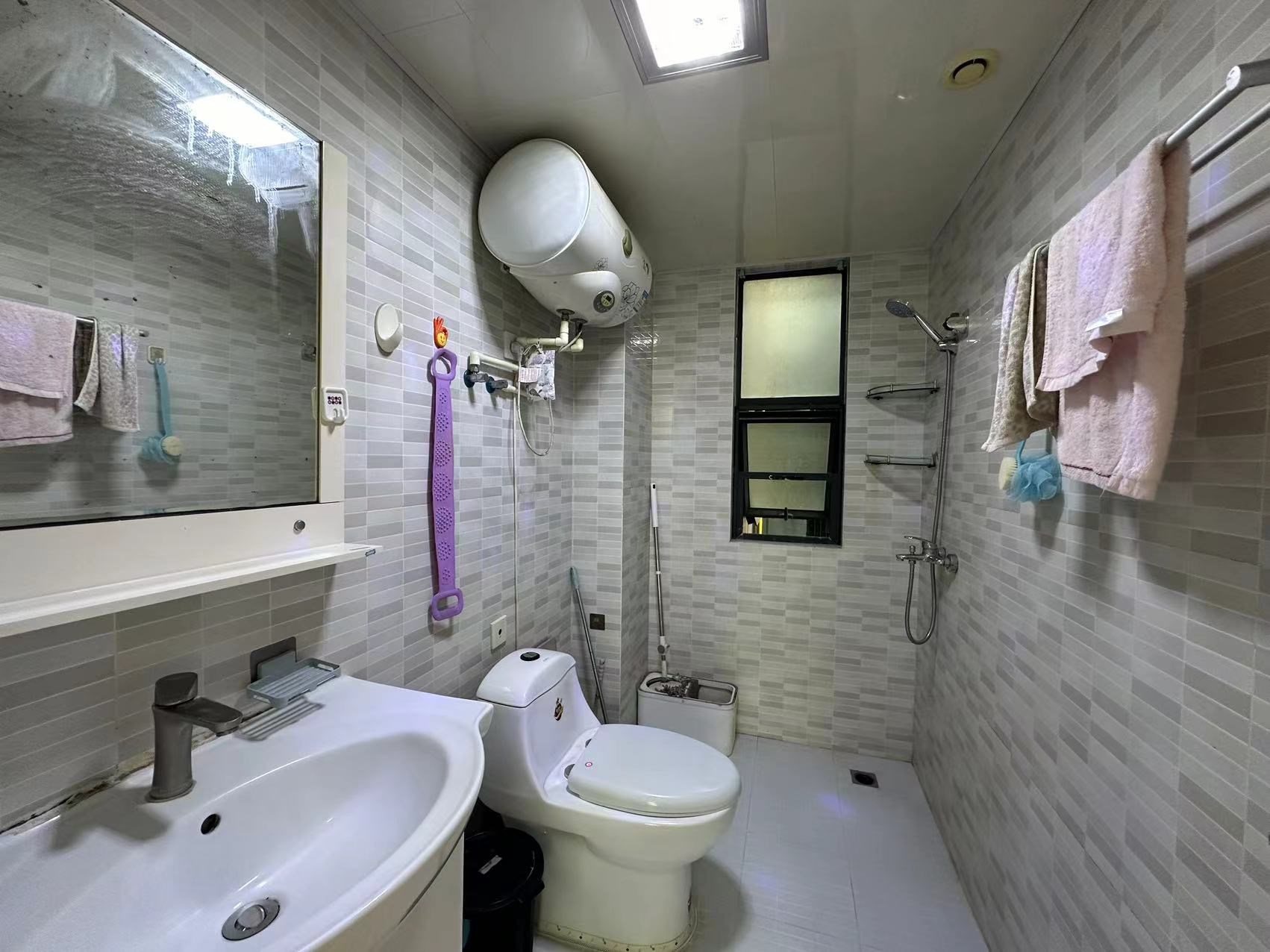 卓达东方巴哈马三期自由港湾 2室1厅1卫 185.0万 卓达东方巴哈马三期自由港湾 2室1厅1卫 185.0万客厅